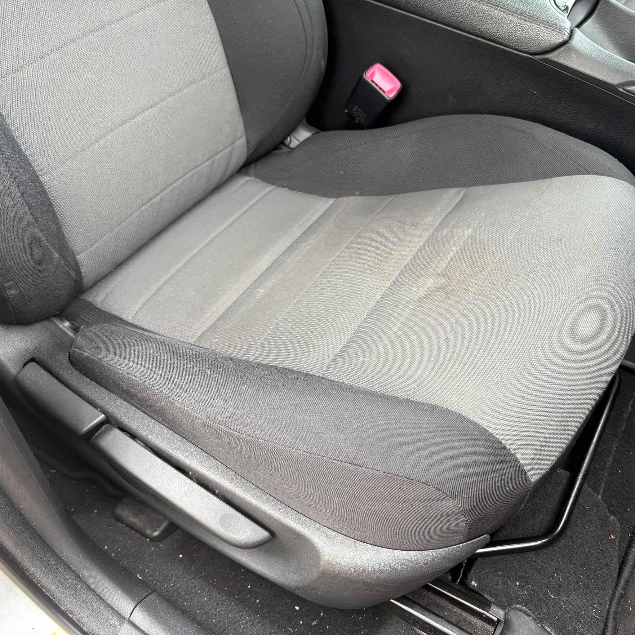 2016 TOYOTA AVENSIS DRIVER SIDE FRONT SEAT