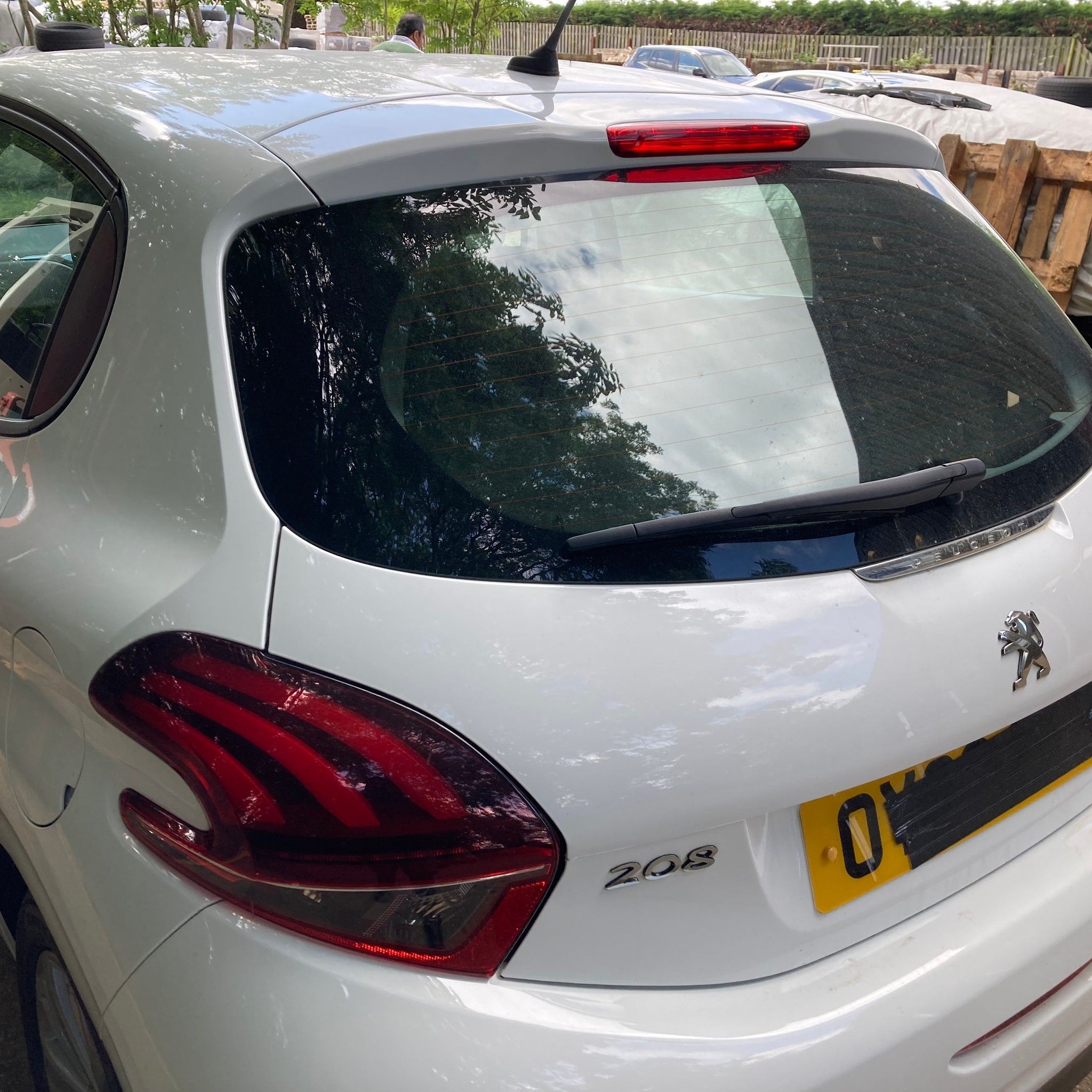 2018 PEUGEOT 208 Complete Tailgate EWP WHITE