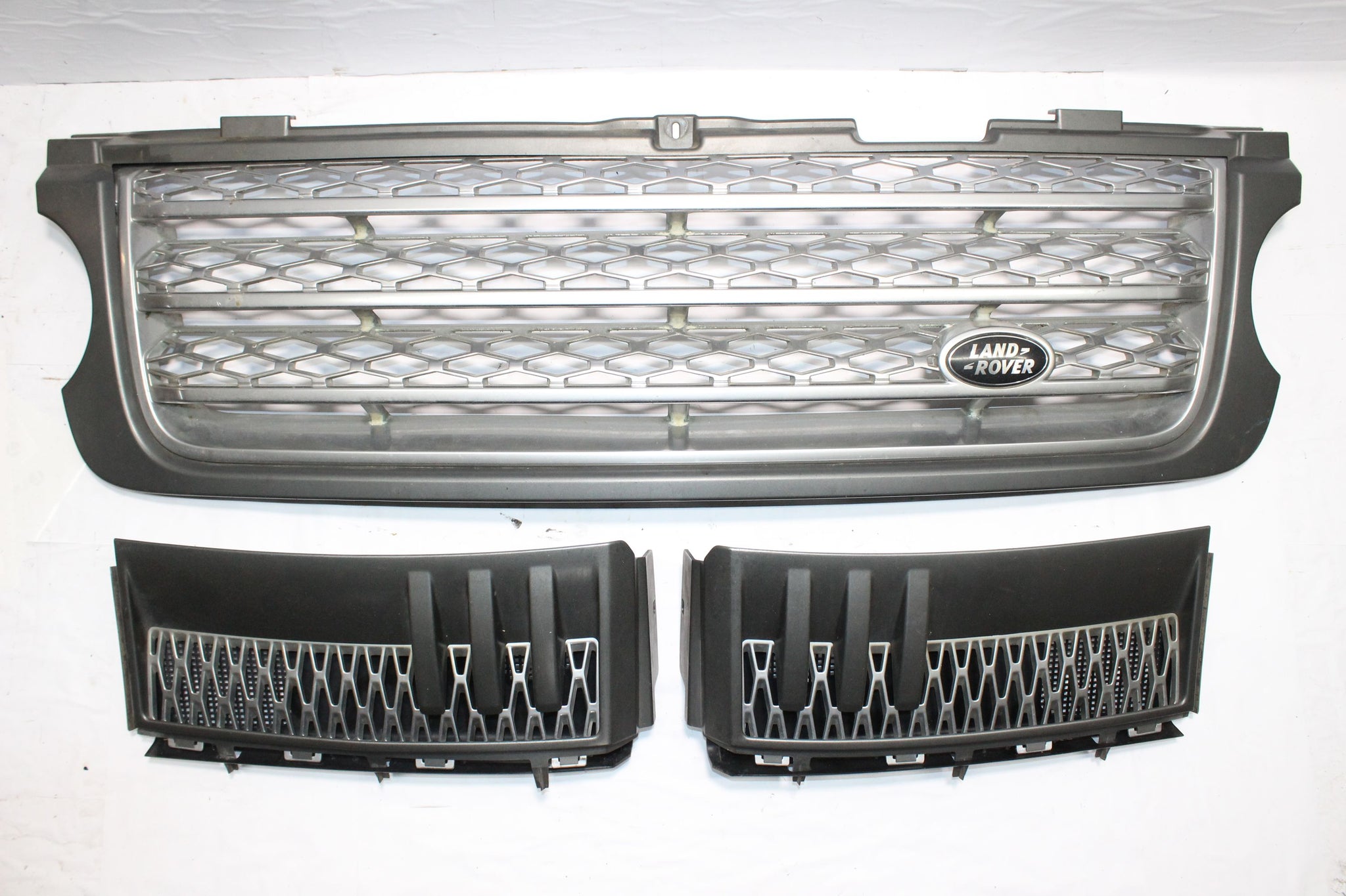 2011 RANGE ROVER VOGUE Bumper and Fender Air Vent Grille Pair AH42-16A415-BB