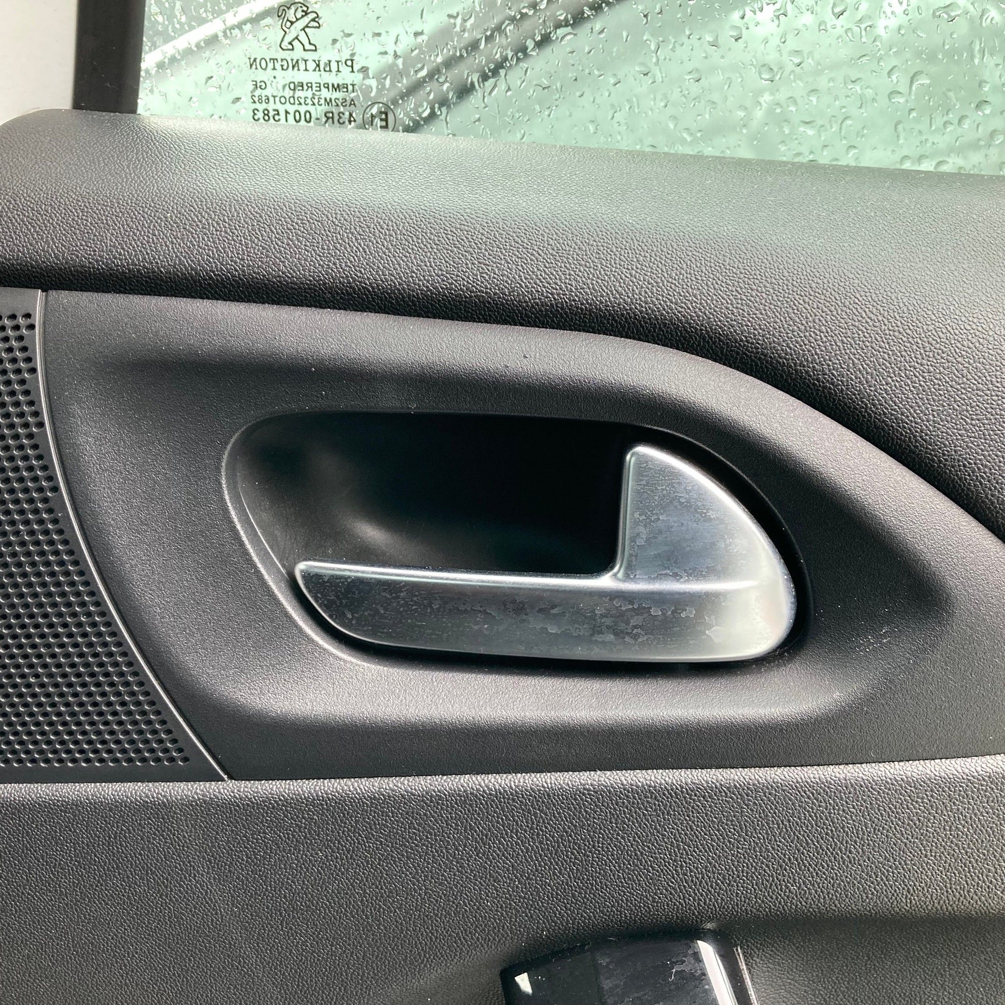 2018 PEUGEOT 208 Driver side Rear Complete Door EWP WHITE