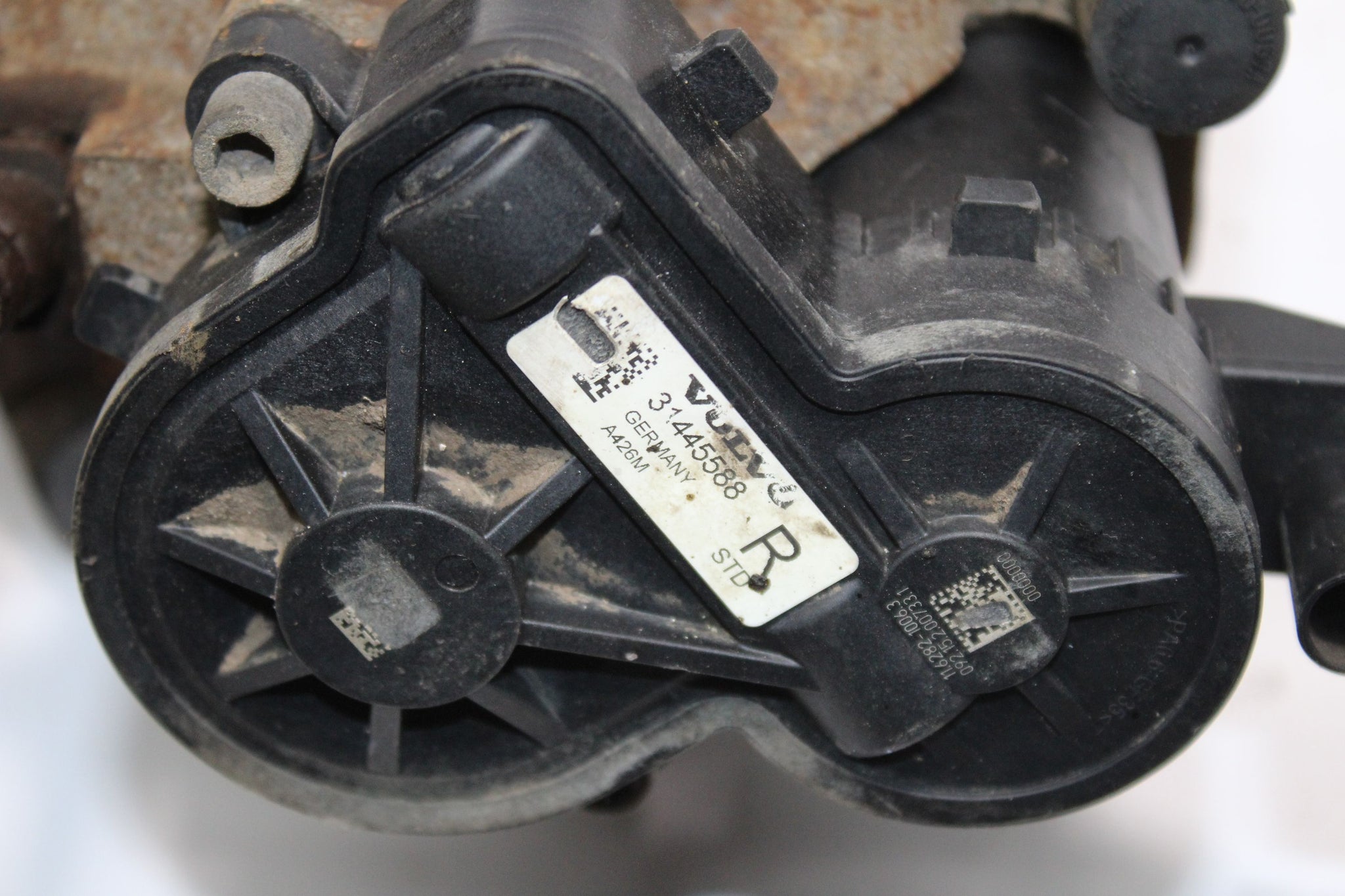 2015 VOLVO XC90 MK2 2.0 RIGHT SIDE REAR BRAKE CALIPER 31445588