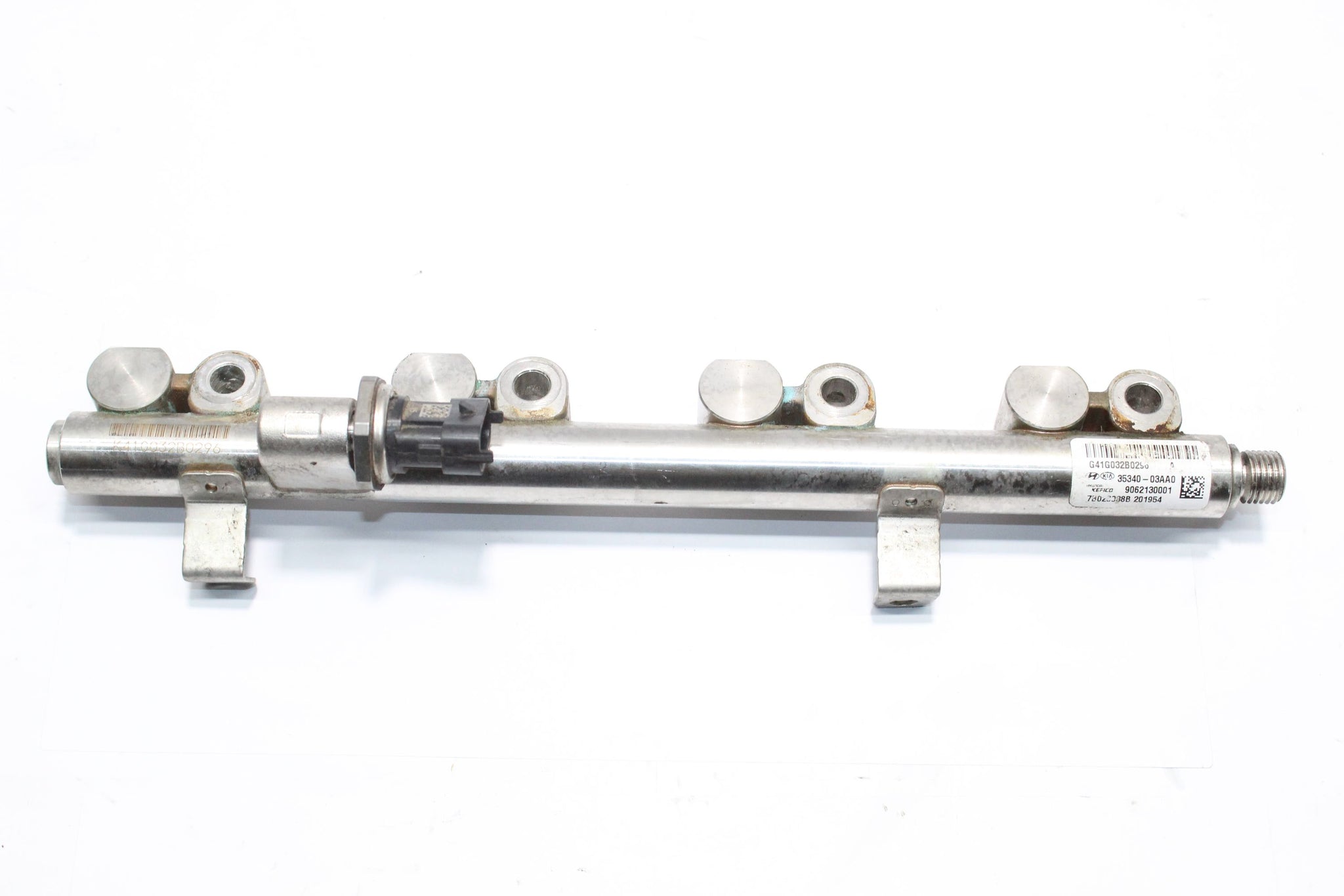 2017 HYUNDAI I30 MK3 1.4 Fuel Injector Rail and Sensor 35340-03AA0