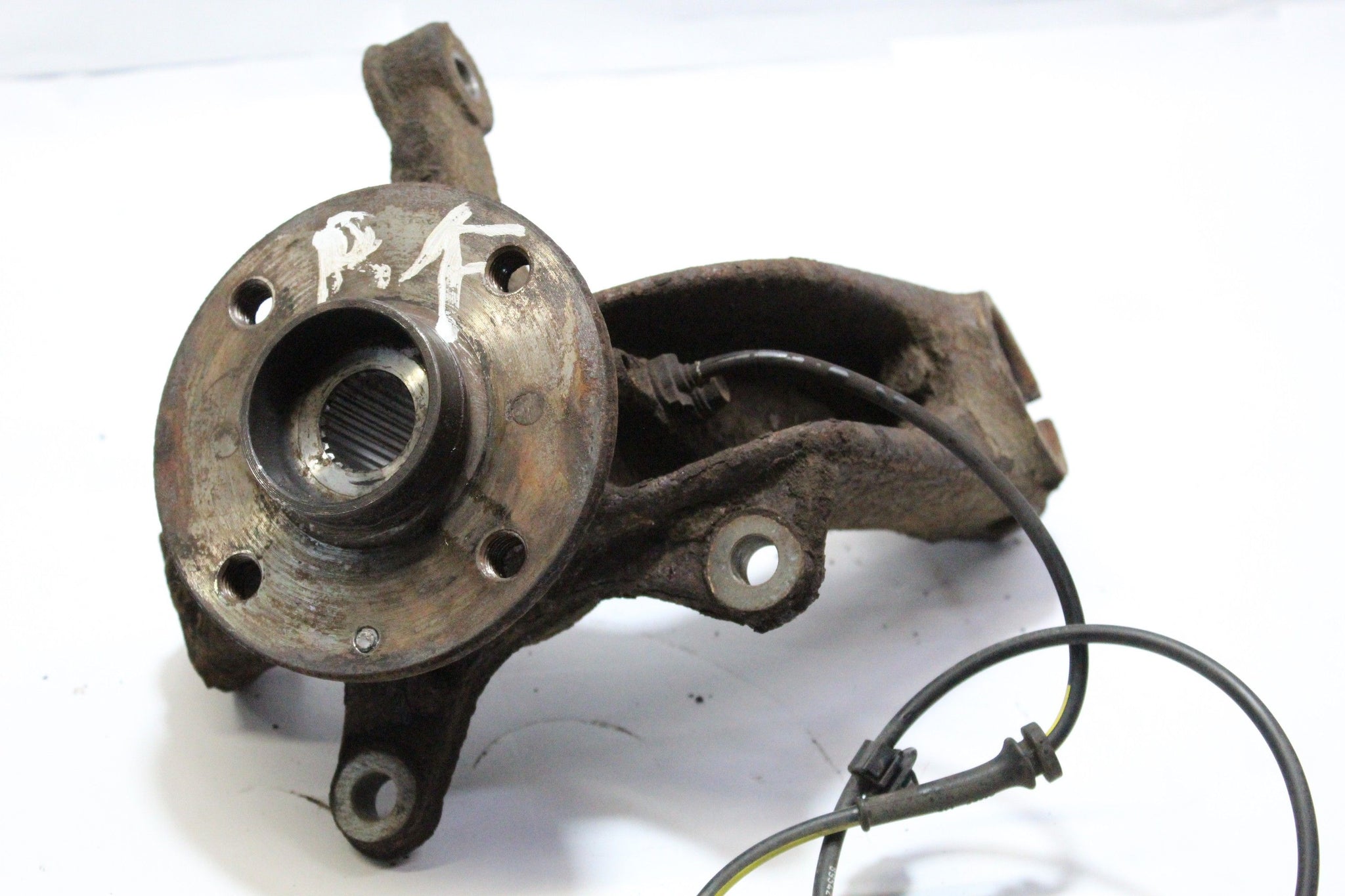 2011 PEUGEOT 107 1.0 Right side Front Wheel Hub