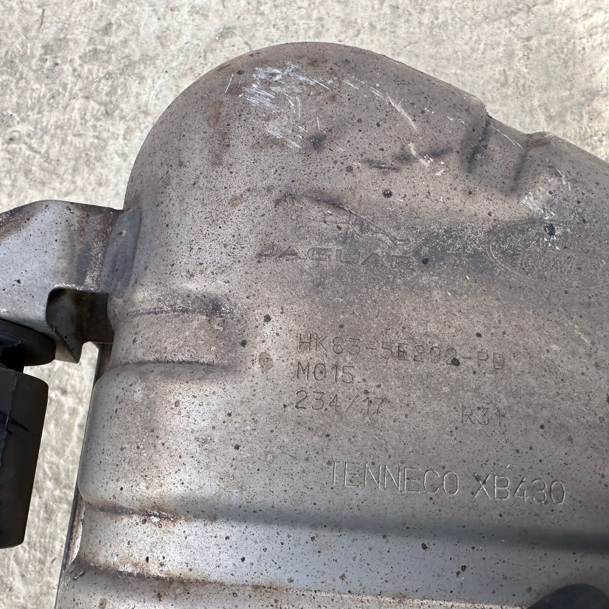 2017 JAGUAR F PACE 2.0 EXHAUST BACK BOX HK83-5E292-PD