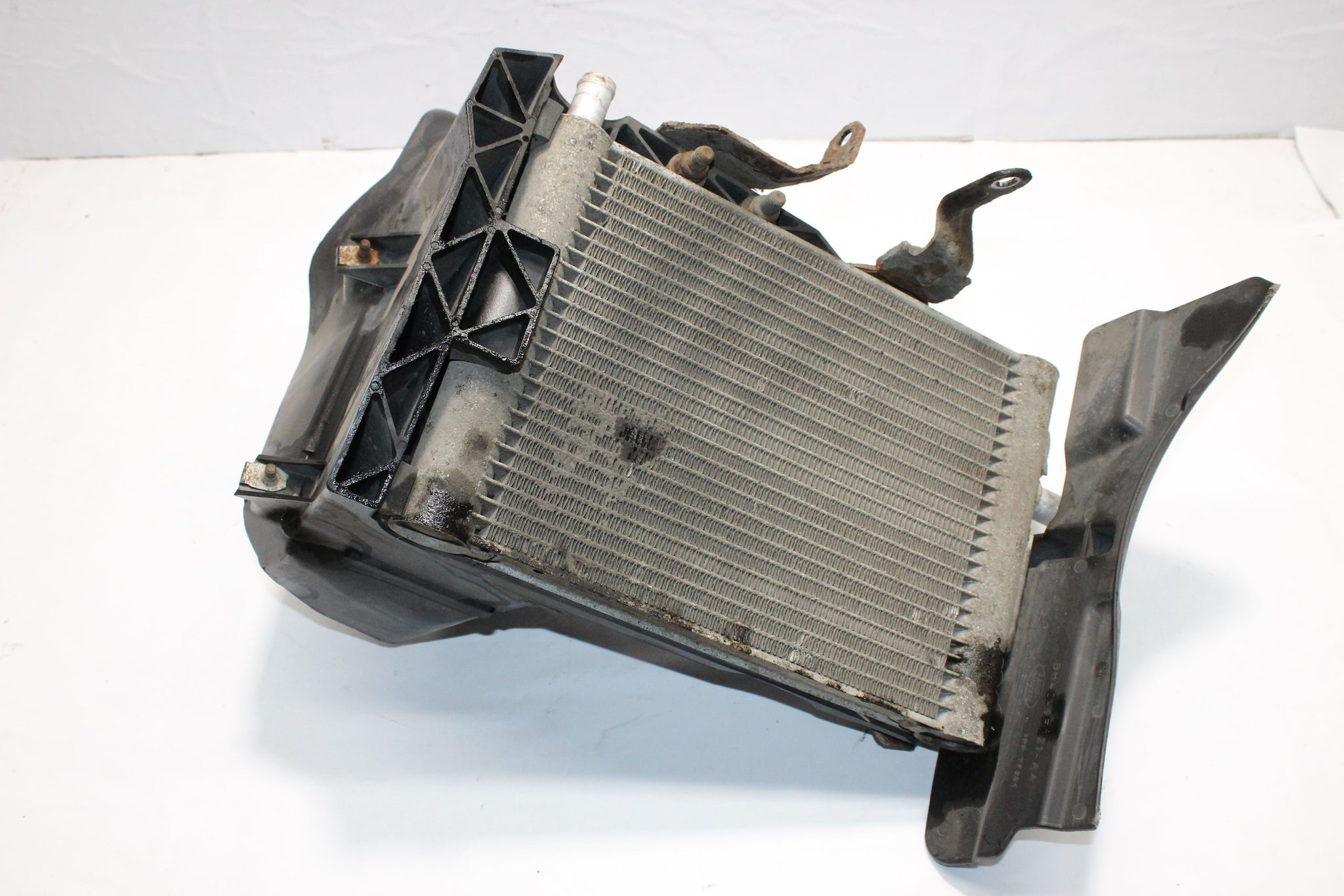 2011 RANGE ROVER VOGUE 4.4 Coolant Radiator Air Duct AH42-7H460 BH42-8D048-AA