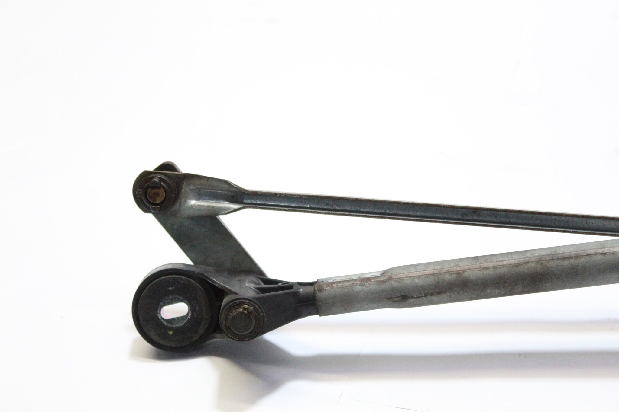 2006 BMW Z4 Front Wiper Motor Linkage 7193987