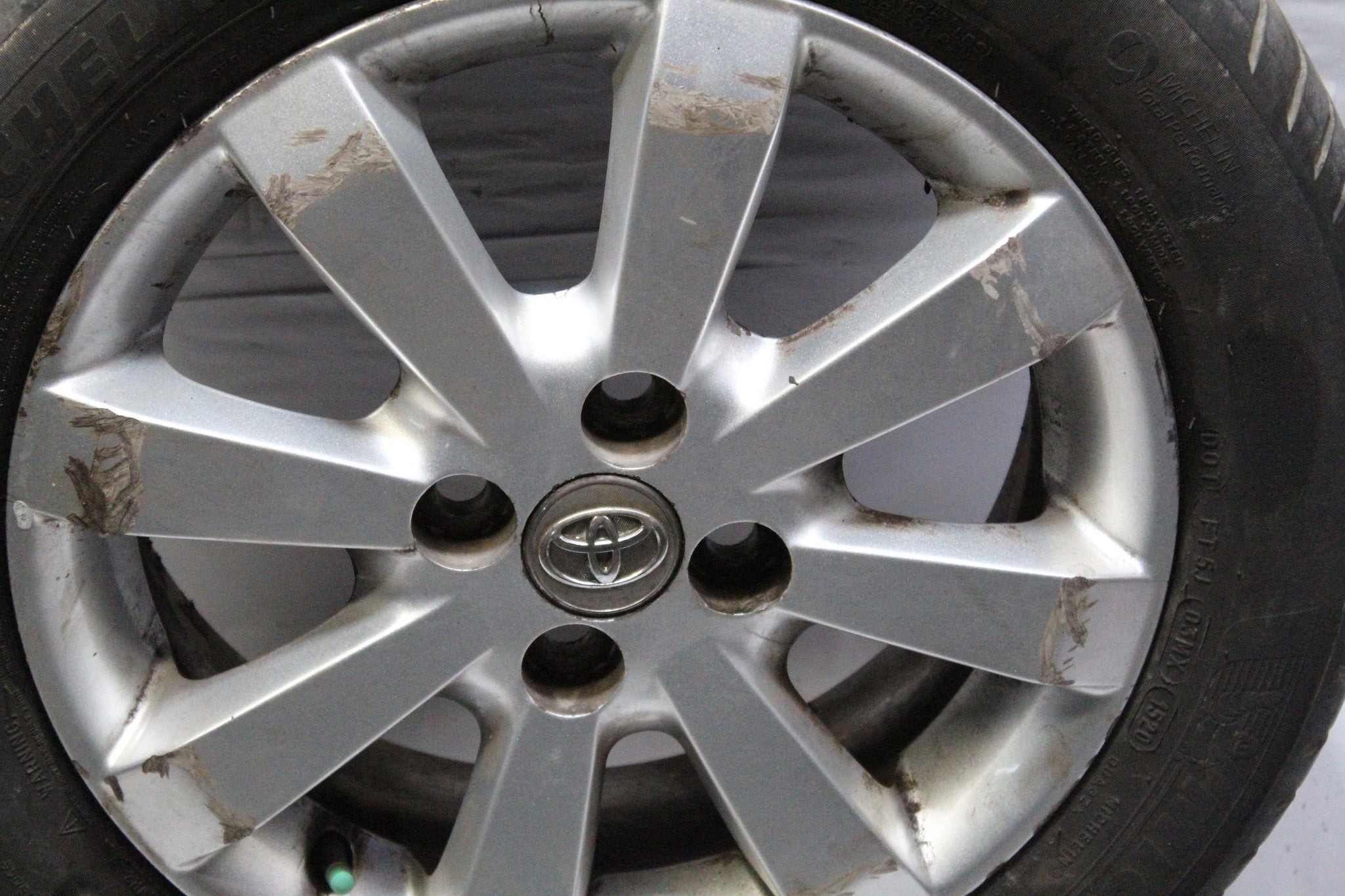 2011 TOYOTA YARIS Alloy Wheel with Tyre 185/60 R15 4.2MM