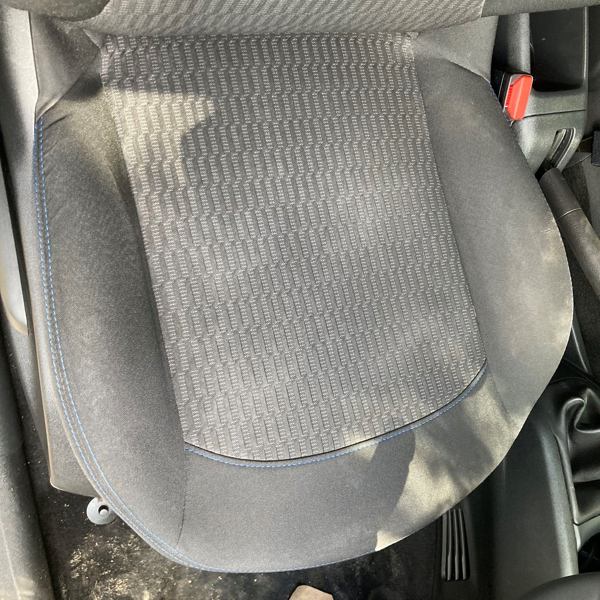 2018 PEUGEOT 208 Driver side Front Seat