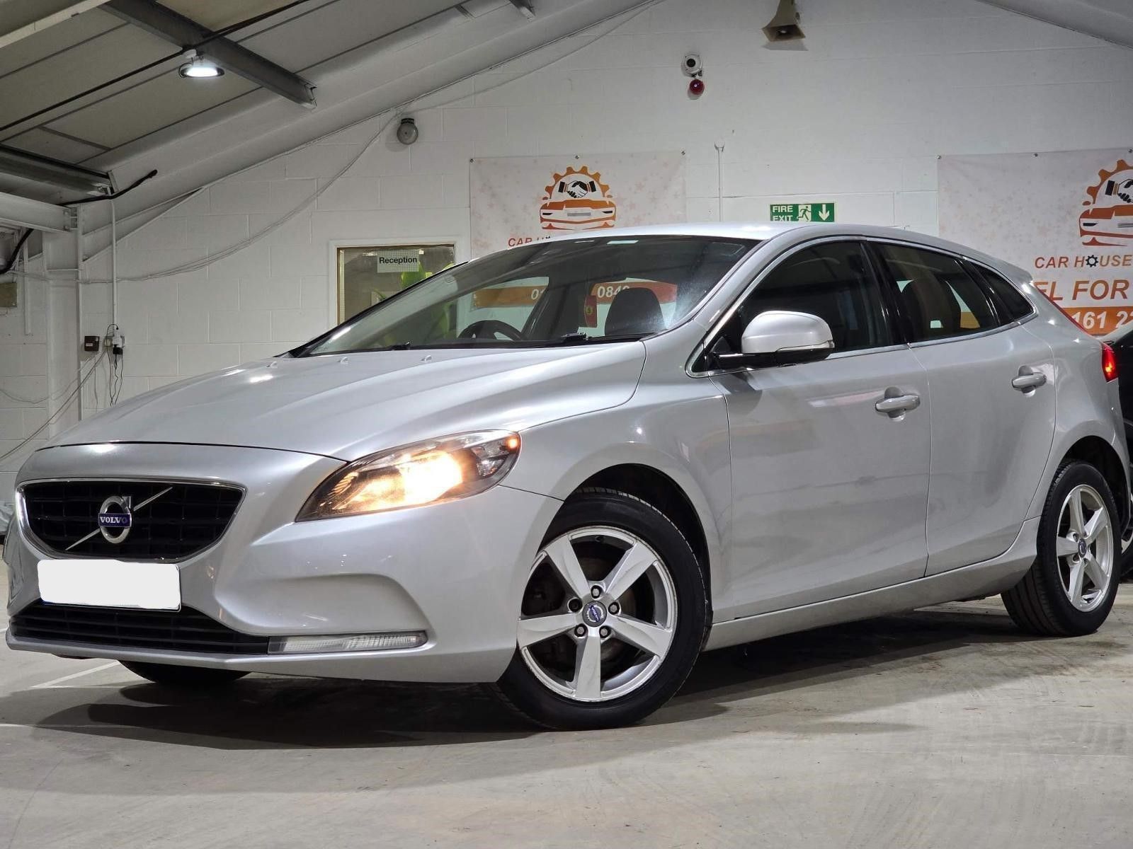 2012 VOLVO V40 1.6 BREAKING FOR PARTS