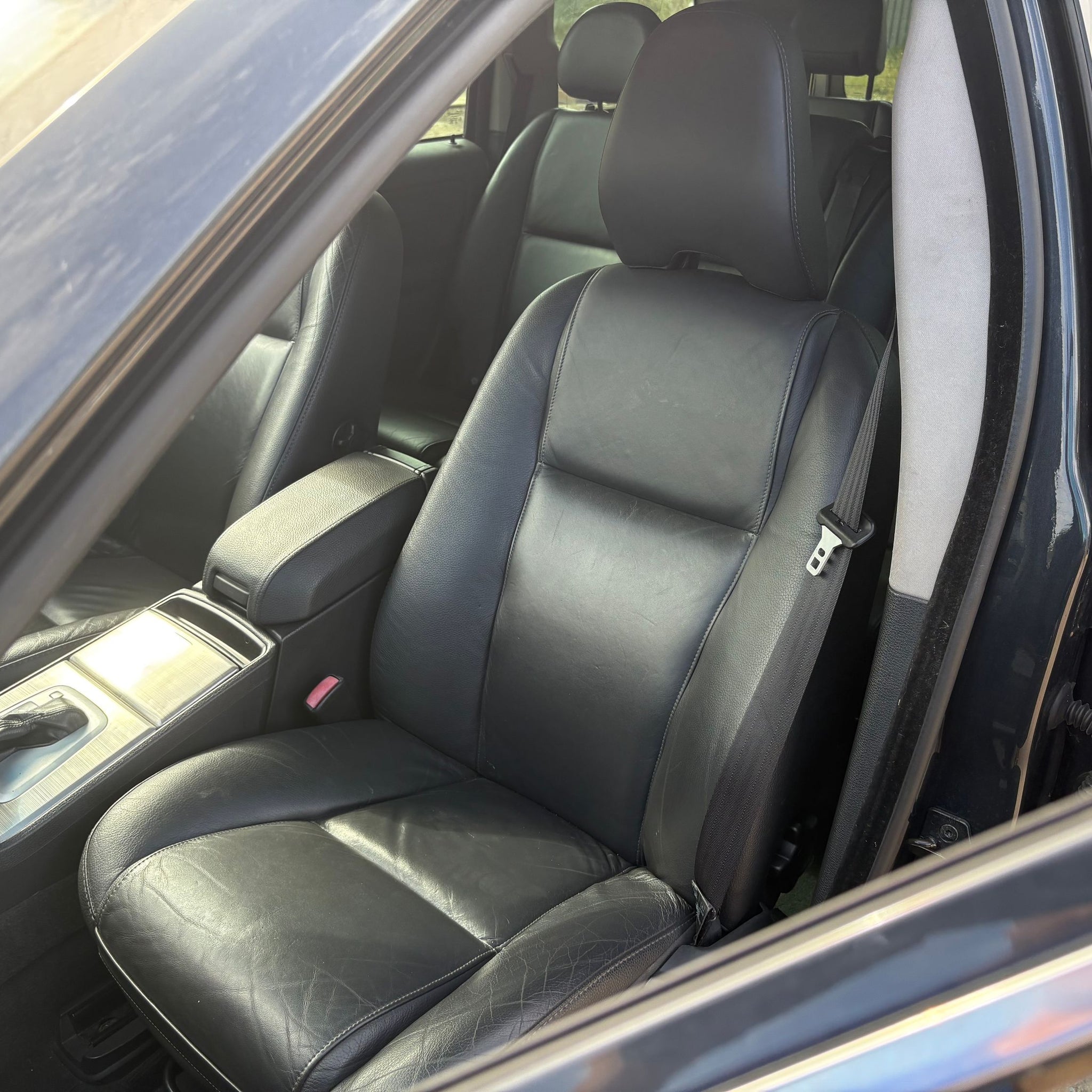 2010 VOLVO XC90 PASSENGER SIDE FRONT