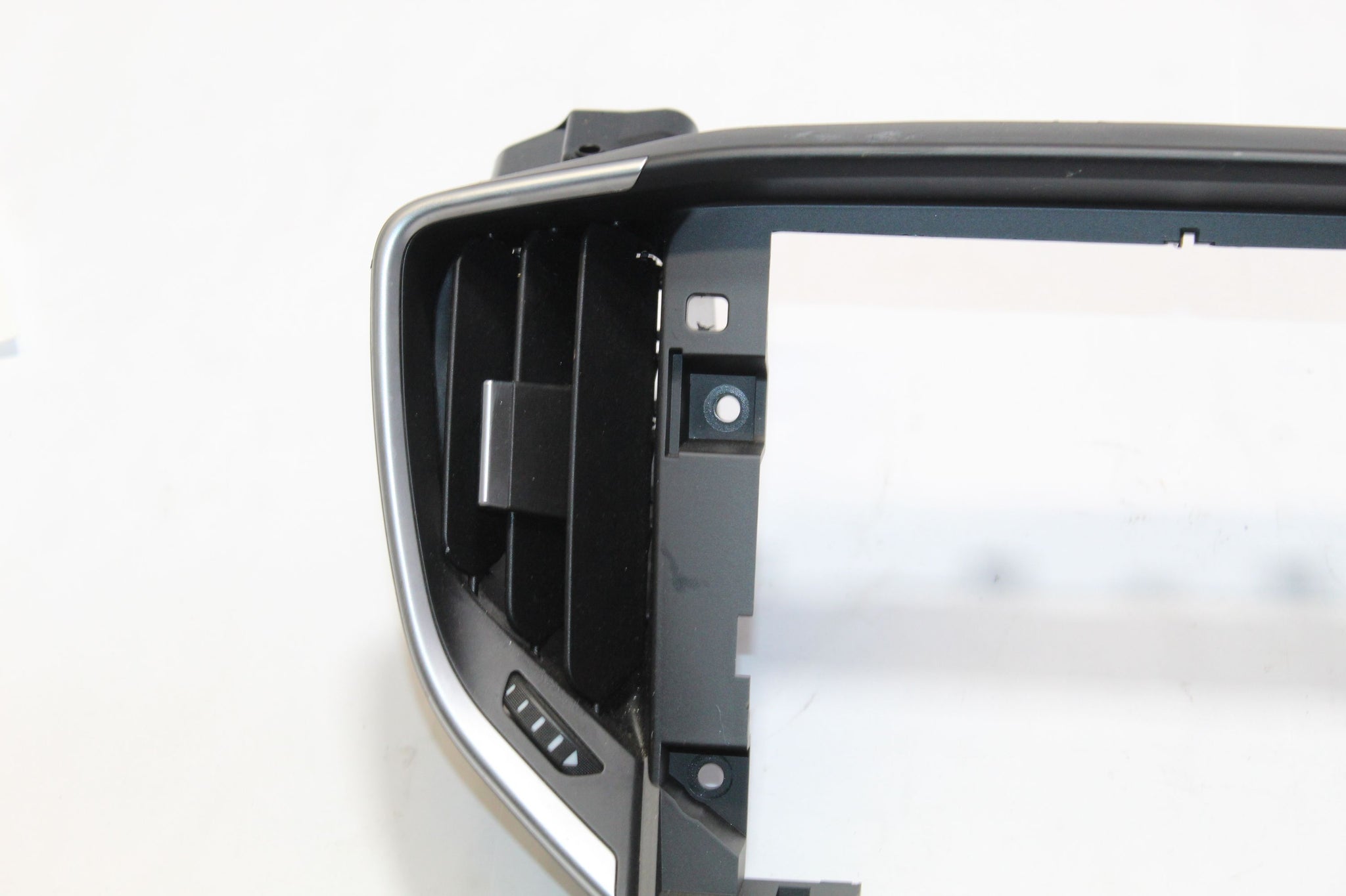 2017 MASERATI GHIBLI Screen Trim and Air Vent 670066392