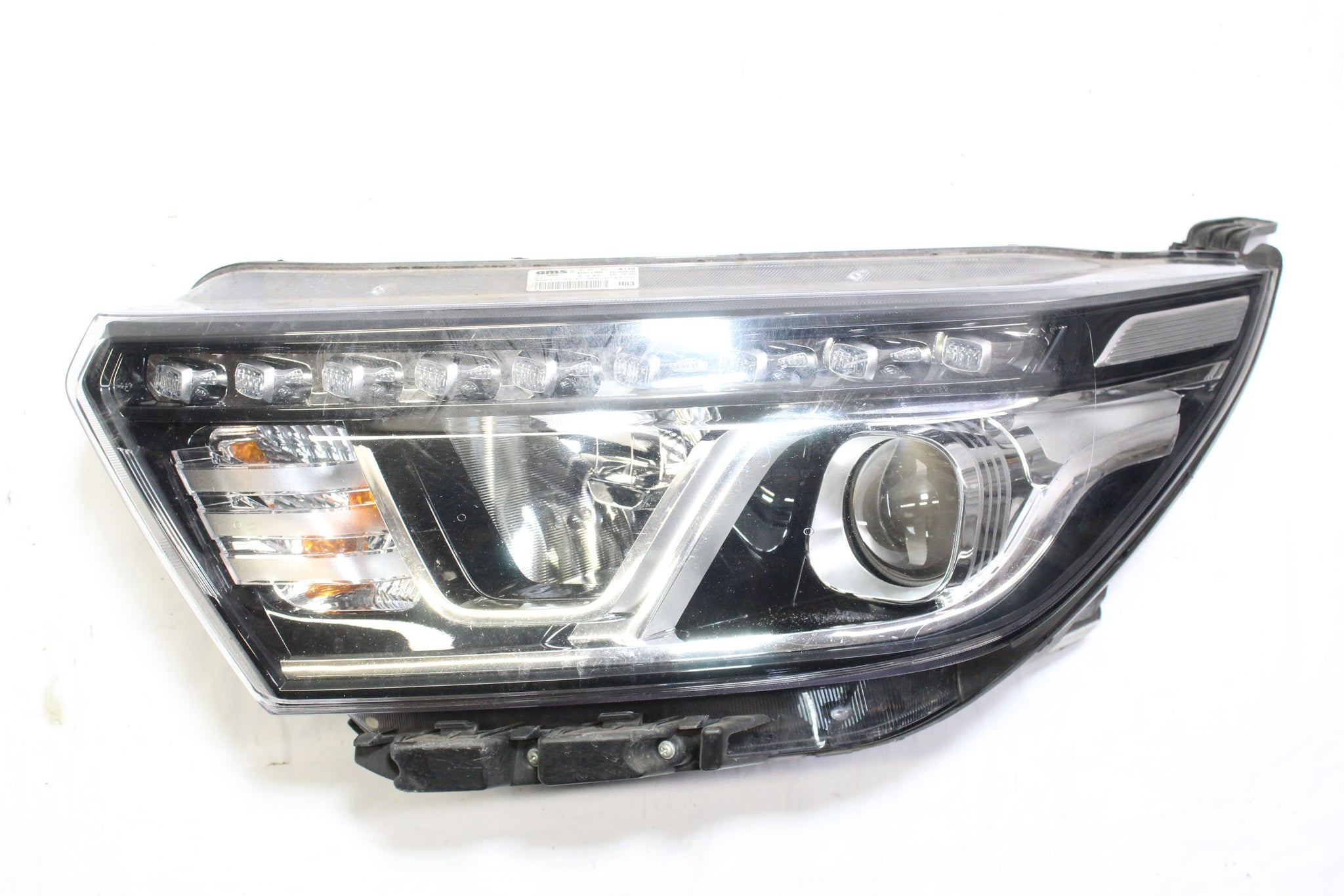 2018 SSANGYONG TURISMO LEFT SIDE HEADLIGHT HALOGEN
