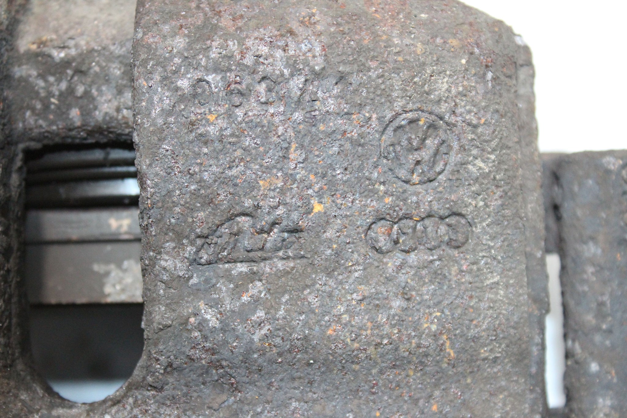 2011 AUDI A1 1.4 Right side Front Brake Caliper