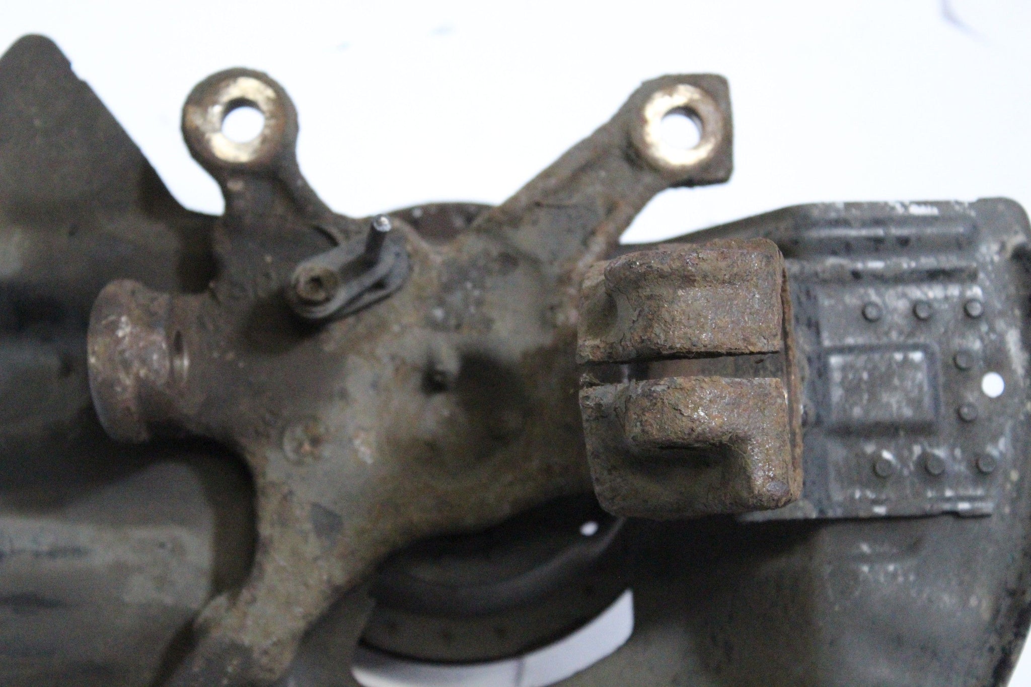 2006 BMW Z4 2.0 Left side Front Wheel Hub