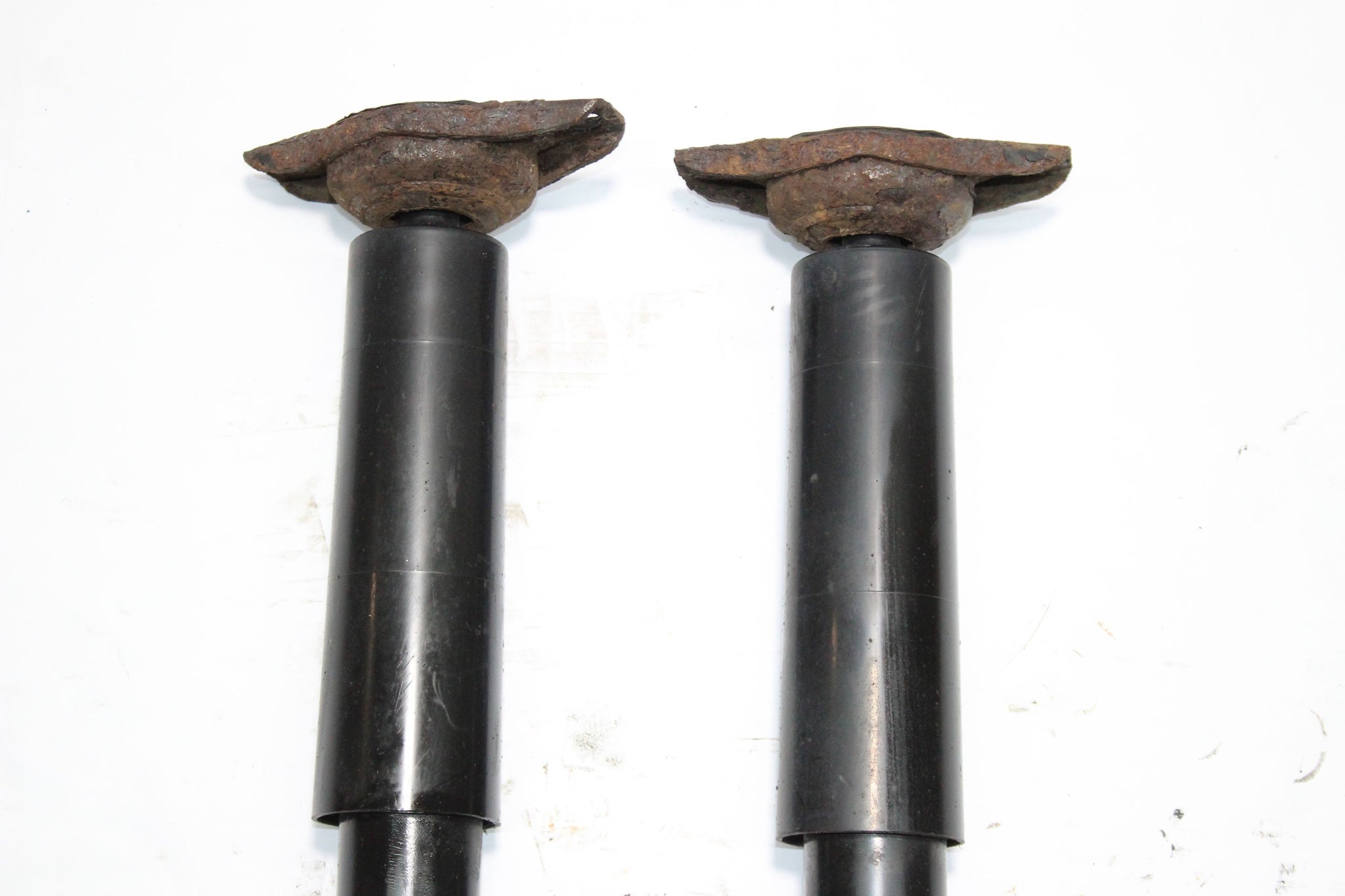 2012 VOLVO XC60 2.0 Rear Shock Absorber Pair 31340478