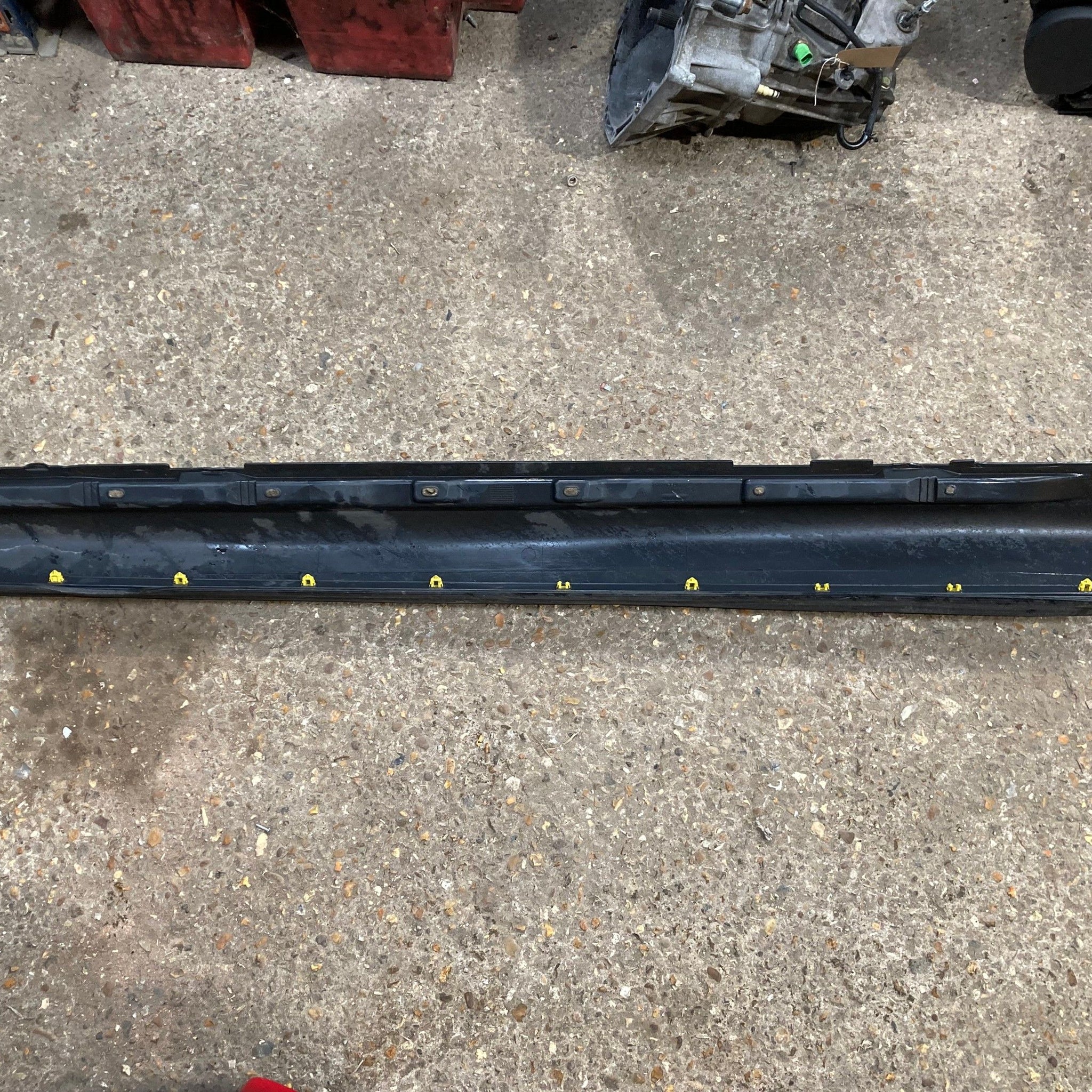 2008 VOLVO XC90 Left side Skirt Sill Cover 30653722