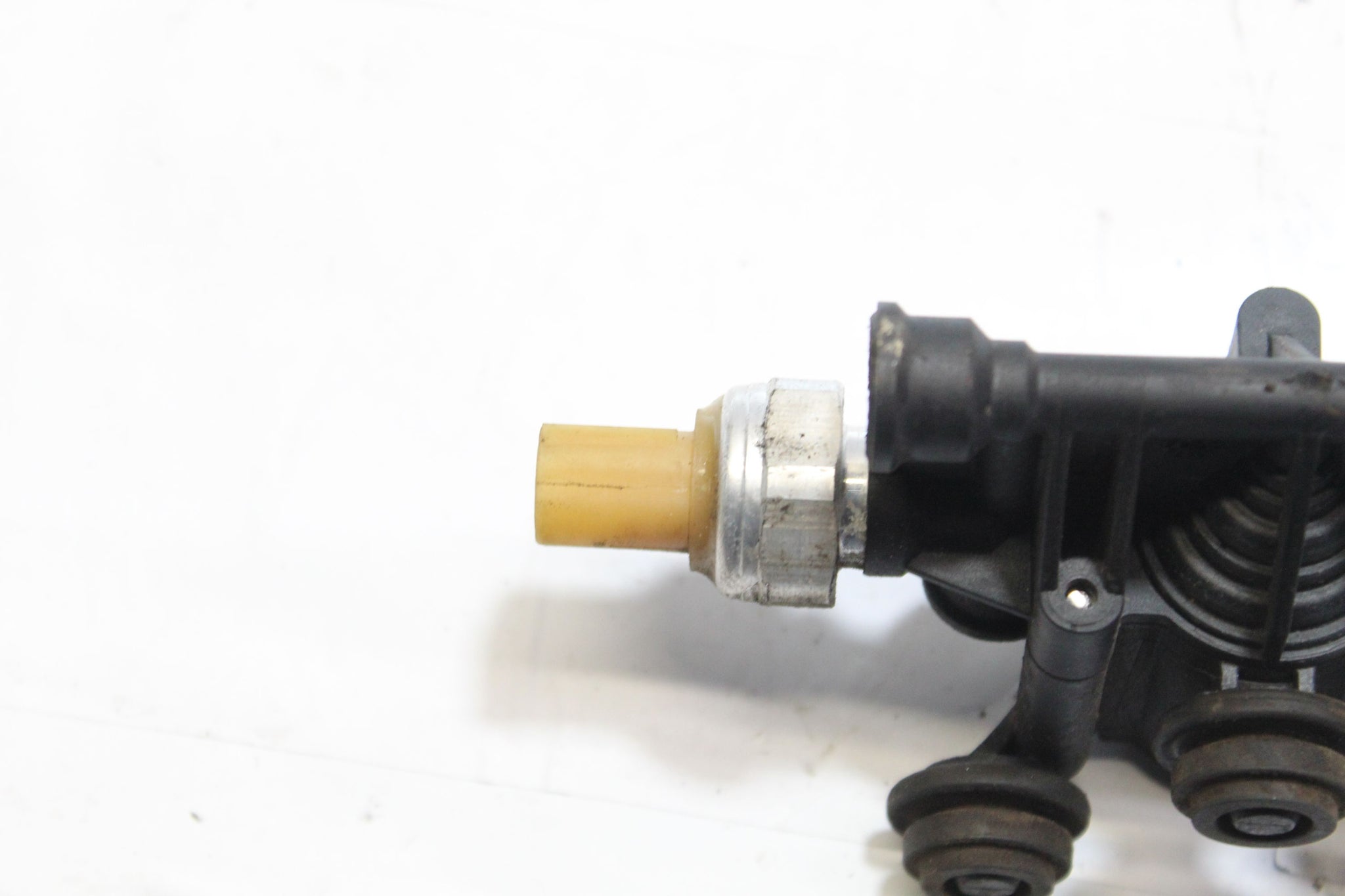 2010 LAND ROVER DISCOVERY 4  3.0 Air Suspension Valve Block