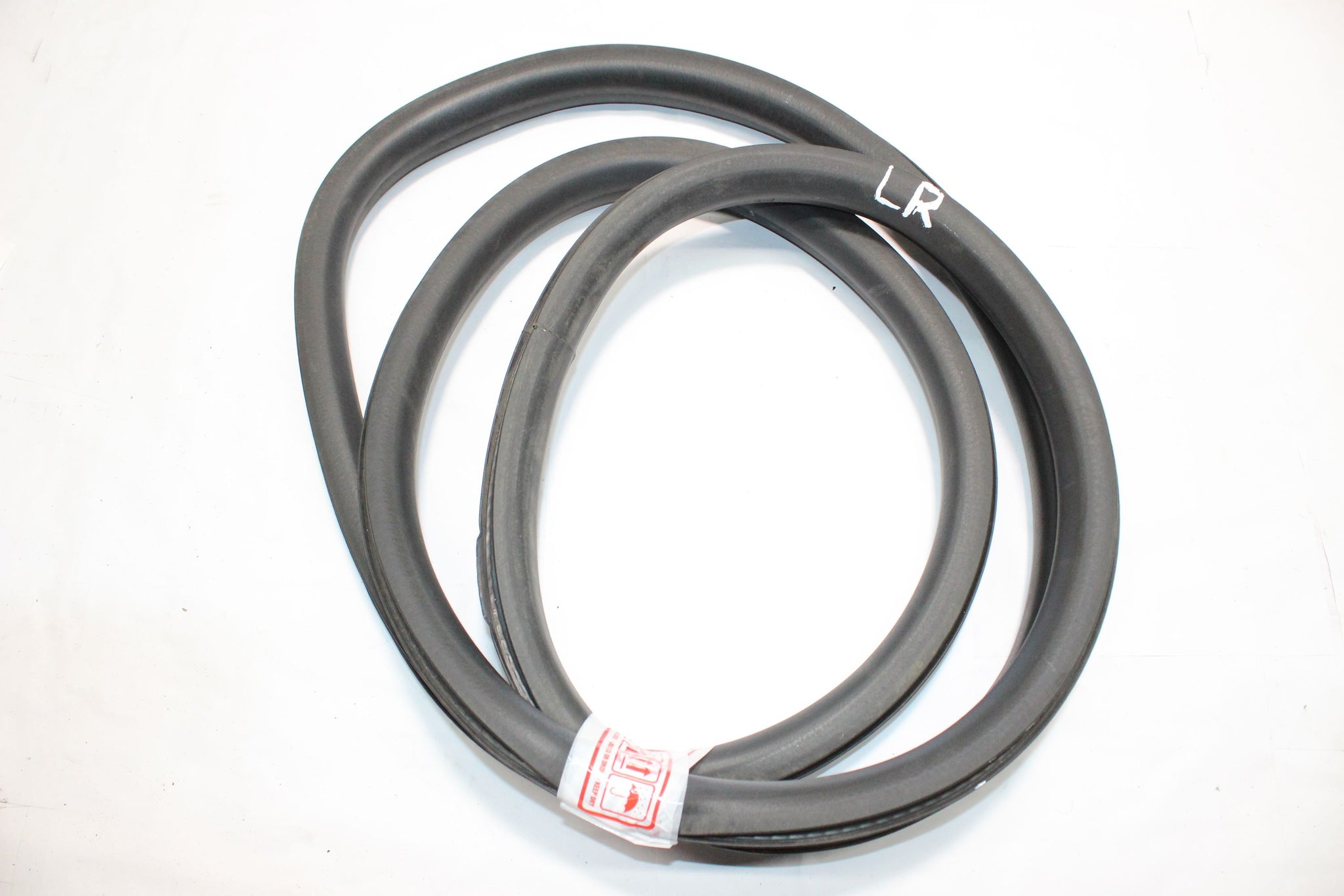 2018 CITROEN C4 CACTUS Left side Rear Door Seal Rubber
