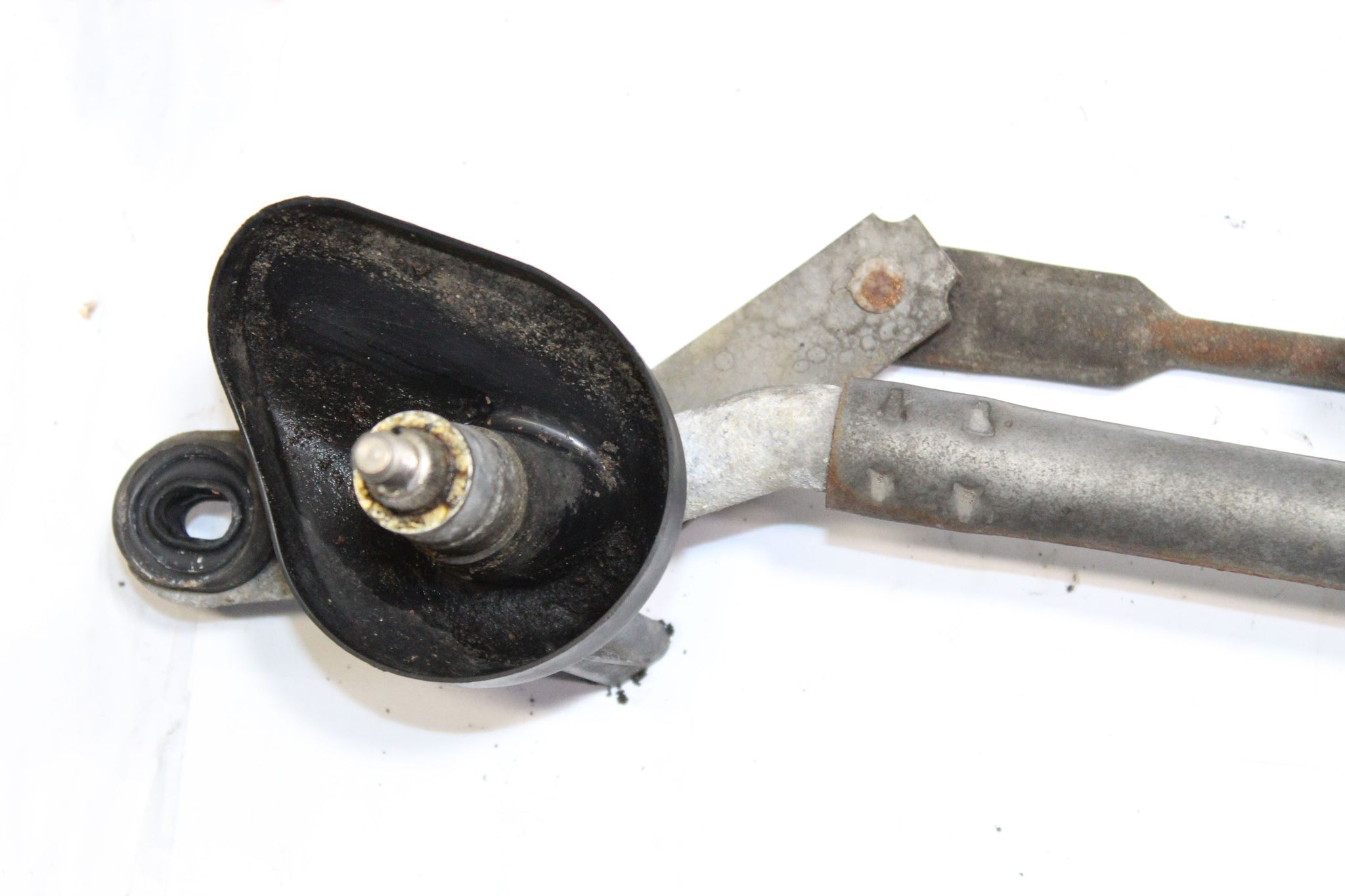 2014 JEEP COMPASS FRONT WINDSCREEN WIPER MOTOR LINKAGE 05303828AF