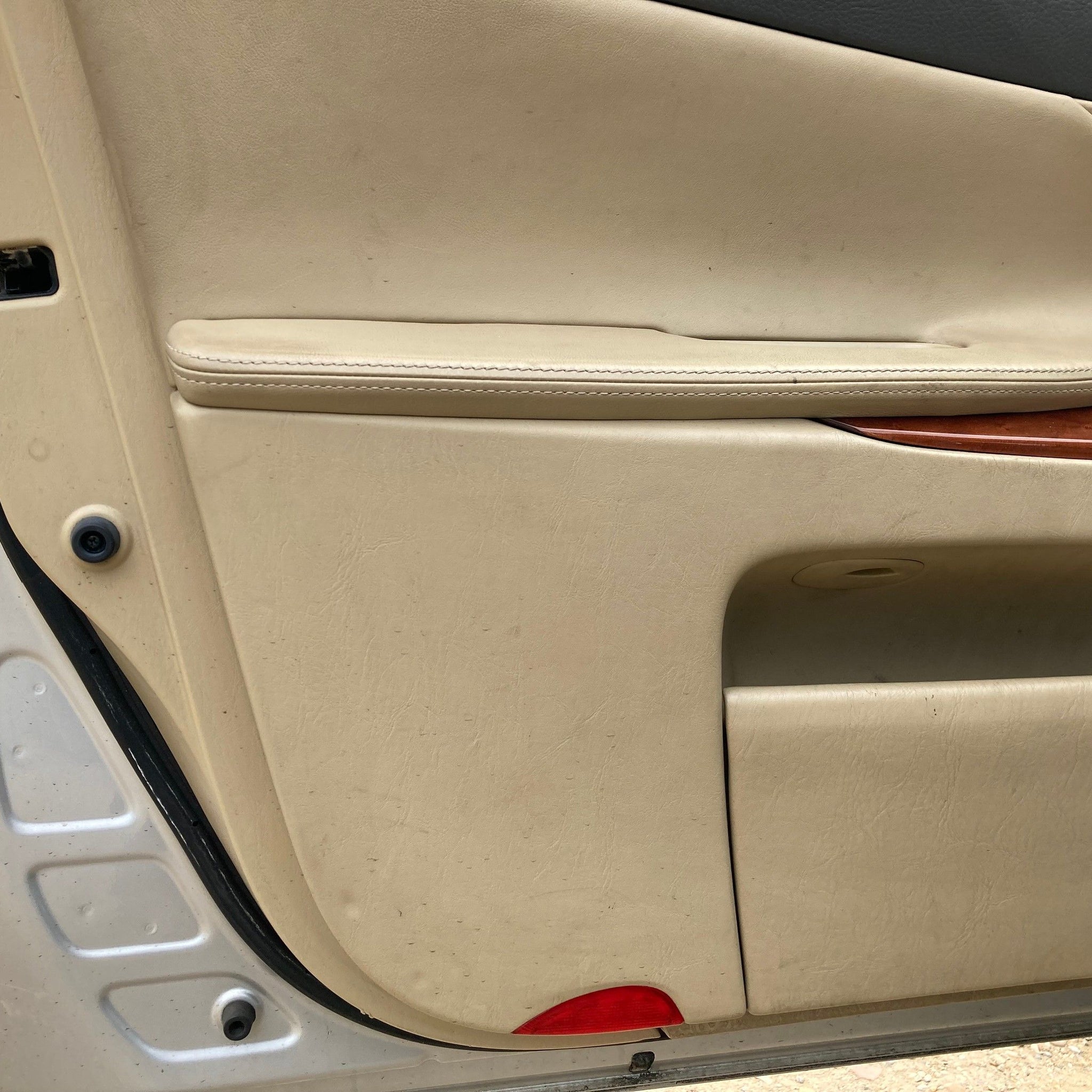 2007 LEXUS GS300 Passenger side Front Complete Door SILVER