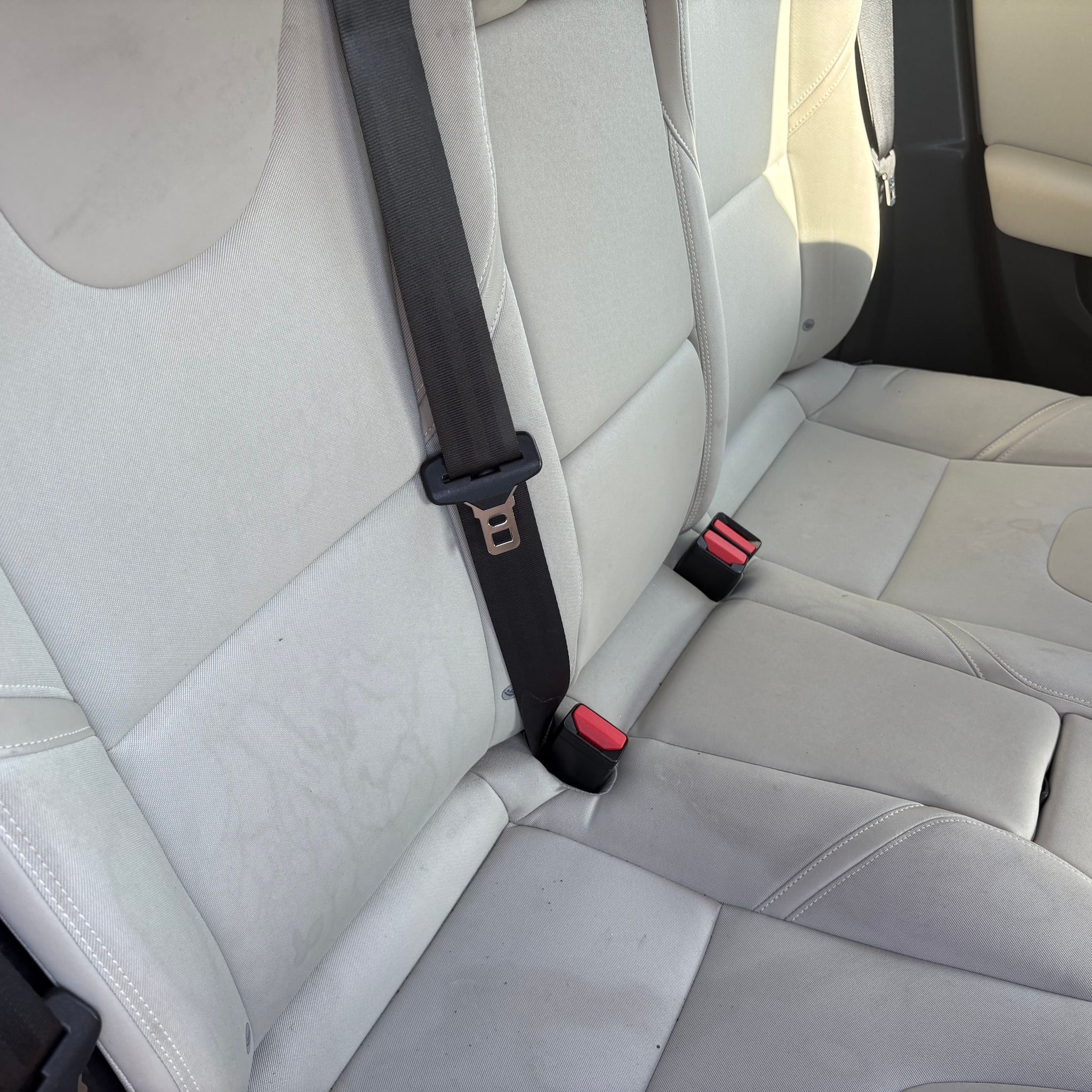 VOLVO V40 REAR SEATS 2013