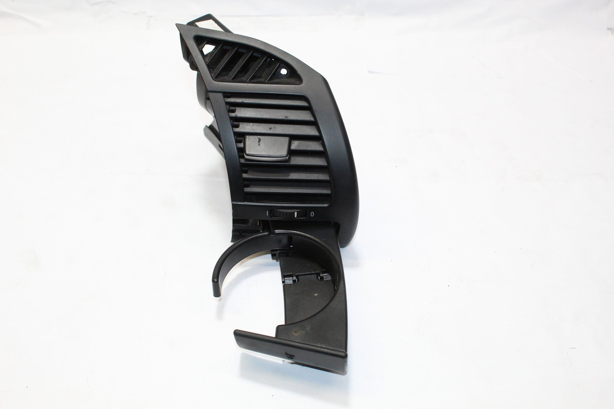 2006 BMW Z4 Right side Air Vent and Cup Holder 7025632