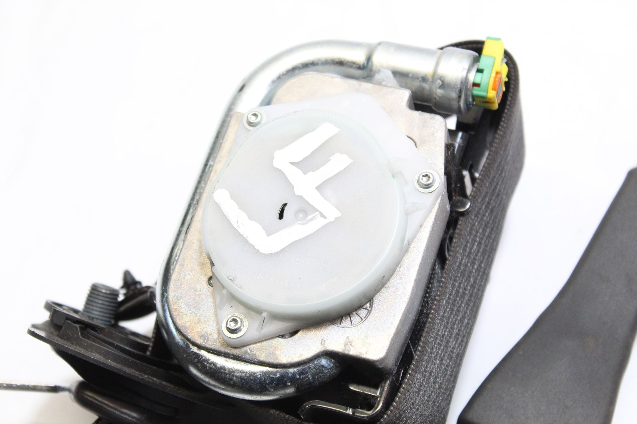 2013 VAUXHALL MOKKA Left side Front Seat Belt