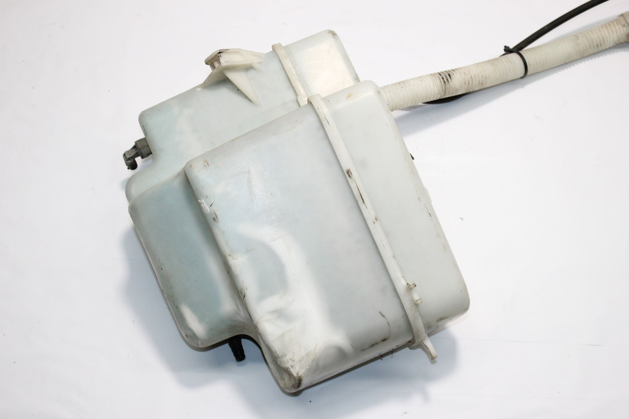 2011 RANGE ROVER VOGUE Windscreen Washer Bottle Pump AH42-17A645-AA