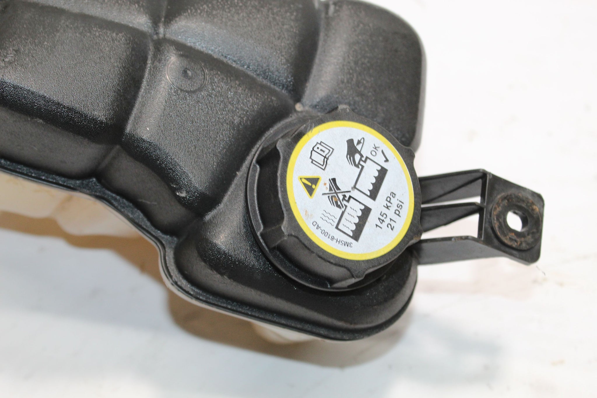2016 RANGE ROVER EVOQUE 2.0 Coolant Expansion Tank FK72-8K218-A