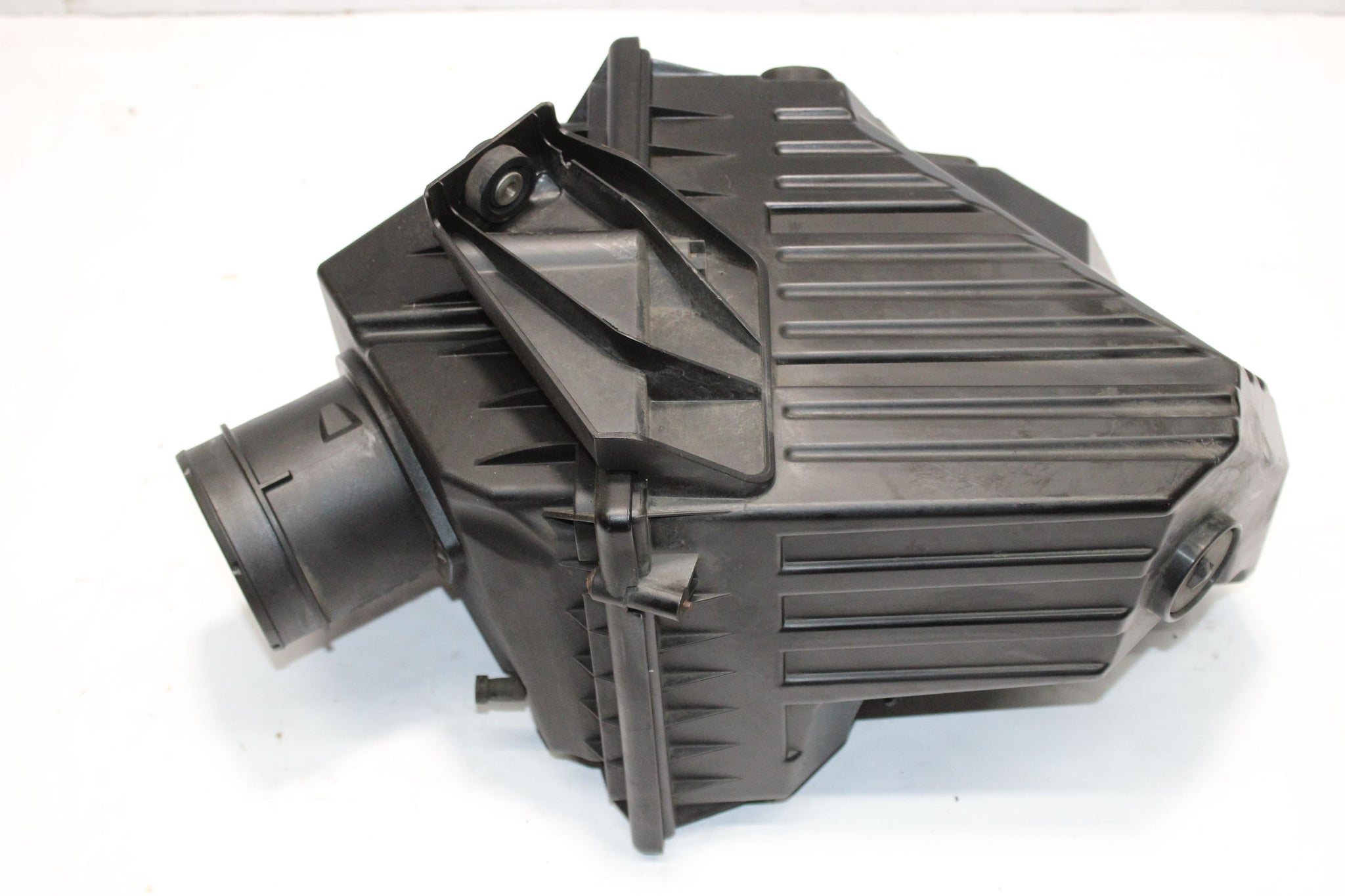 2016 RANGE ROVER EVOQUE 2.0 Air Filter Box and MAF GJ32-9600-AD