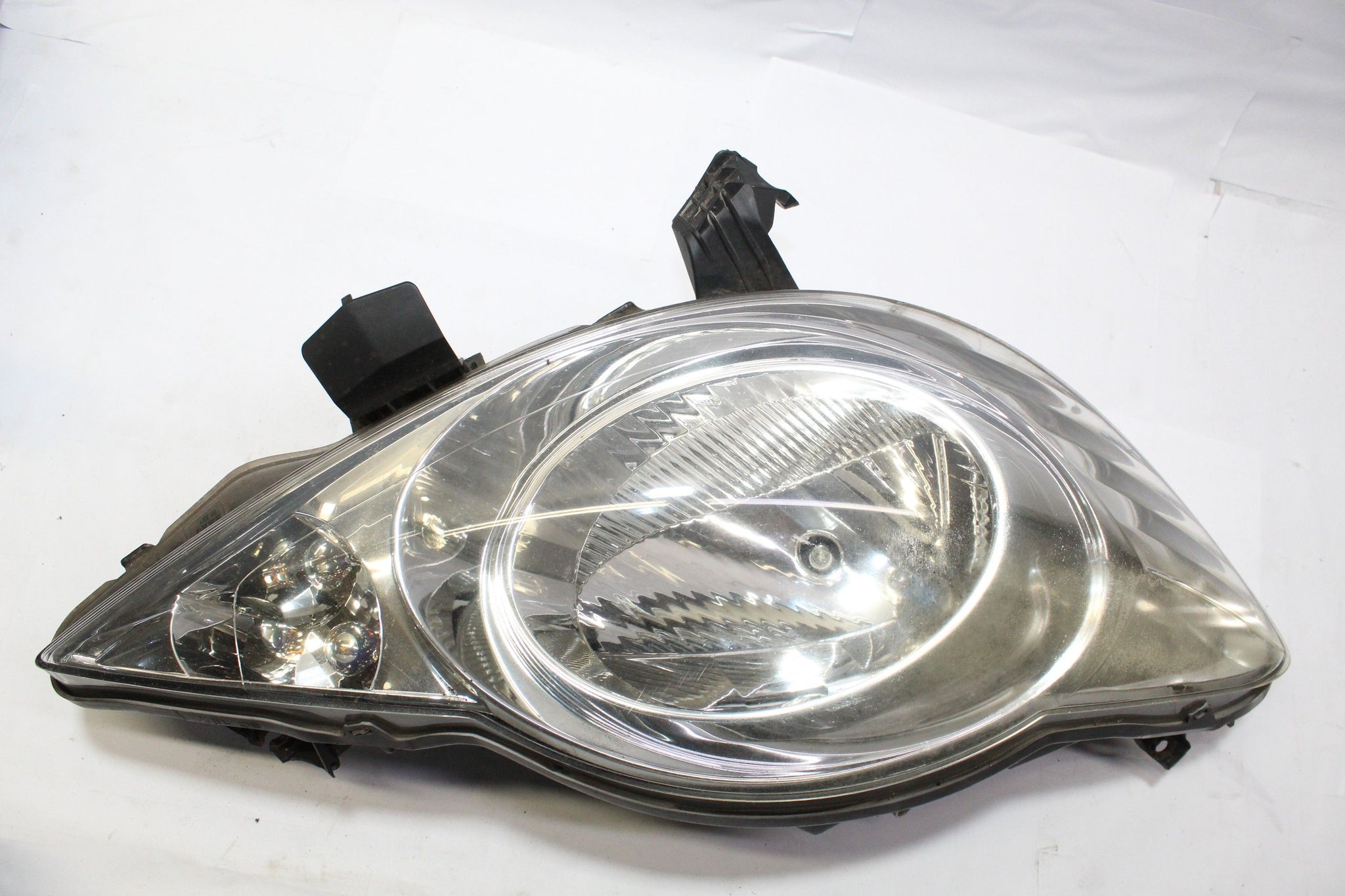 2011 PEUGEOT 107 Right side Front Headlight 811300H040