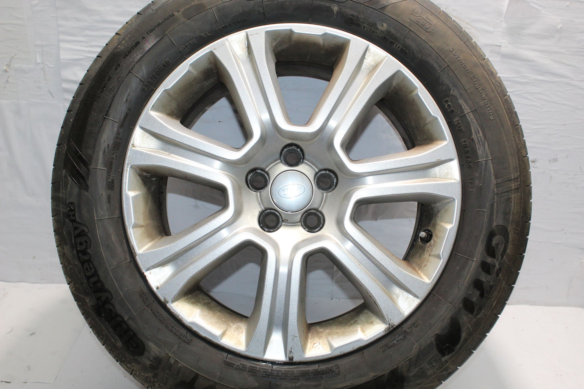 2016 RANGE ROVER EVOQUE Alloy Wheel with Tyre 235 / 60 R18 4.9MM