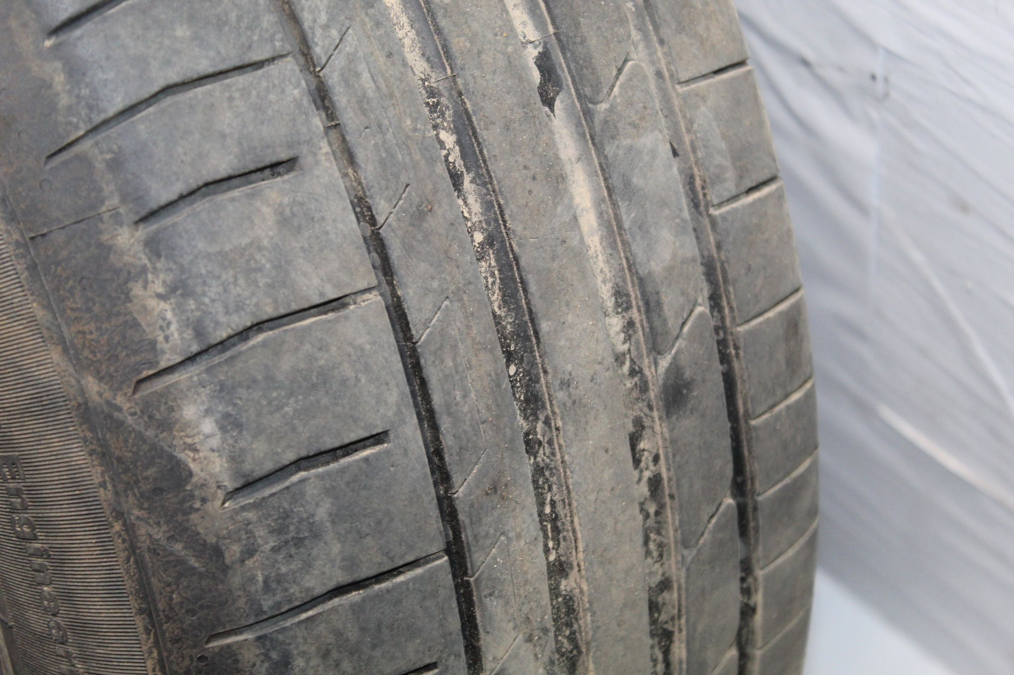 2016 RANGE ROVER EVOQUE Alloy Wheel with Tyre 235 / 60 R18 4.9MM