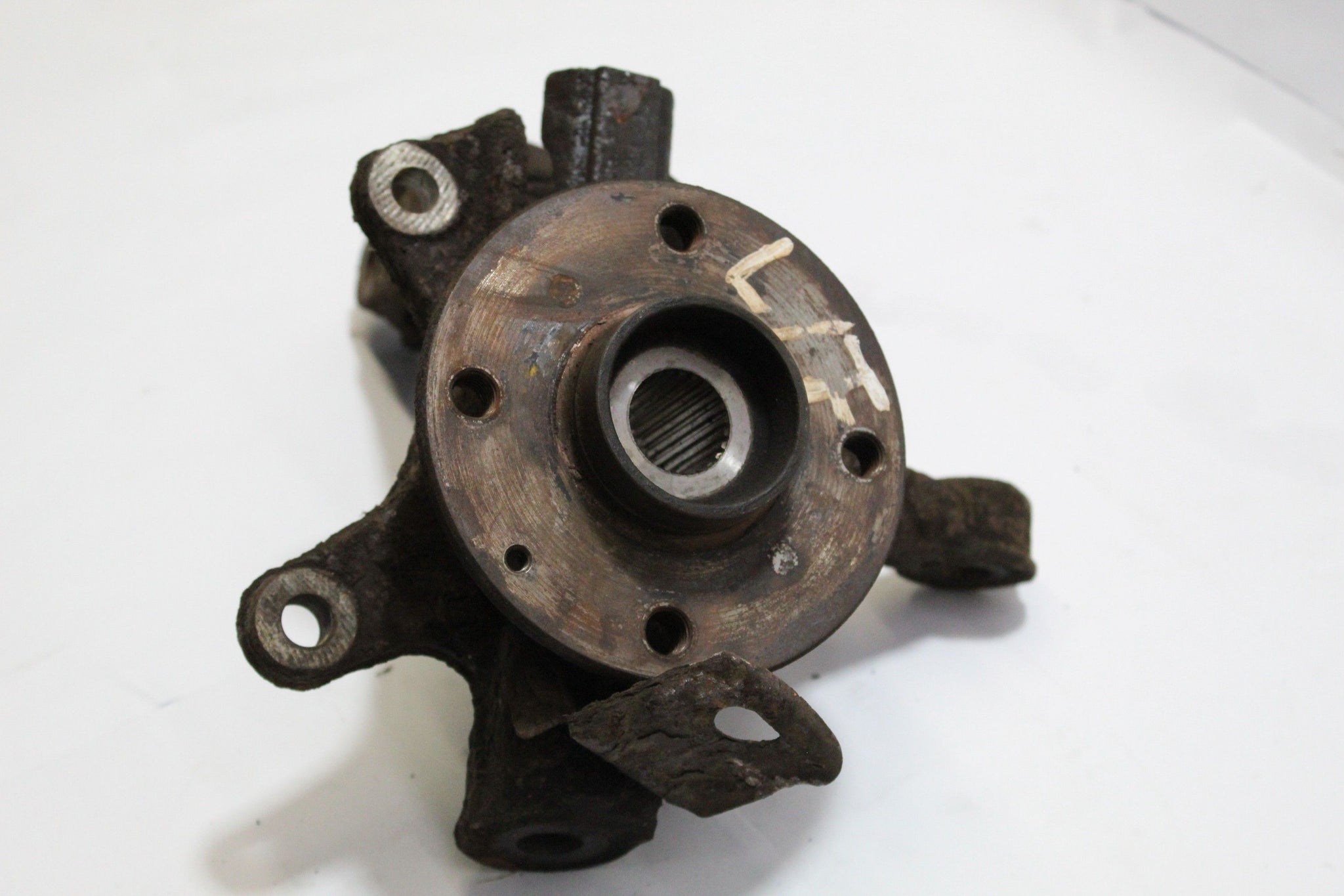 2011 PEUGEOT 107 1.0 Left side Front Wheel Hub