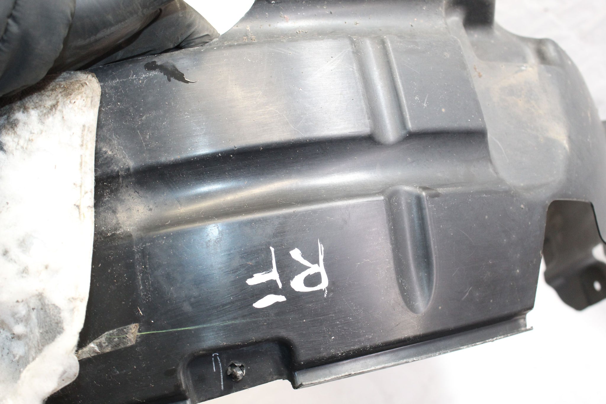 2016 FORD ECOSPORT Right side Front Splash Guard CN15-16114-AD