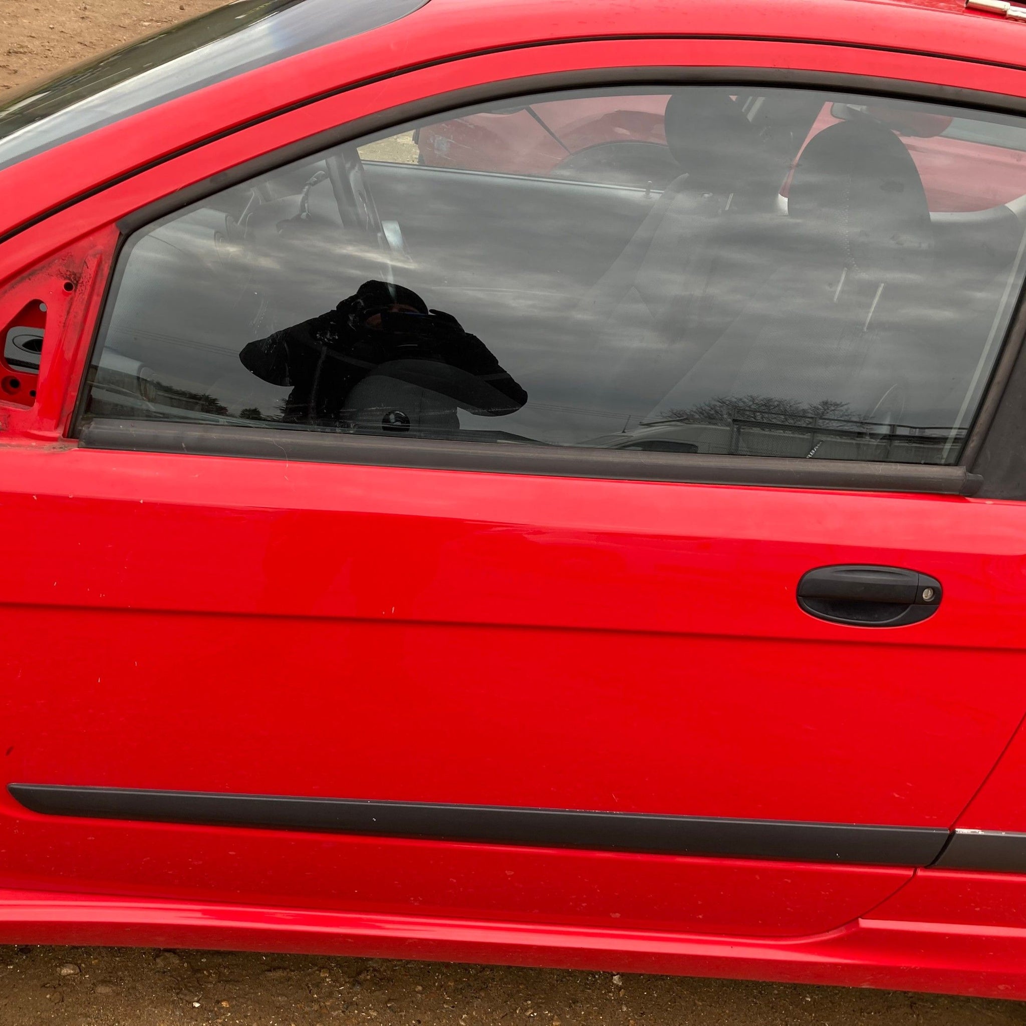 2010 Chevrolet Aveo complete front door passenger side 71U RED 3 DOOR