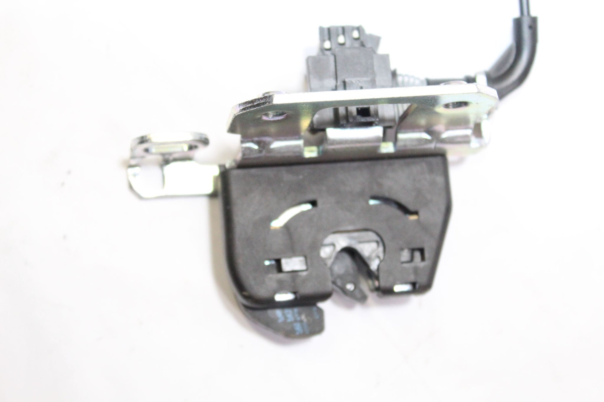 2016 MERCEDES CLS Class W218 C218 Left side Rear Seat Lock Release A2049200164