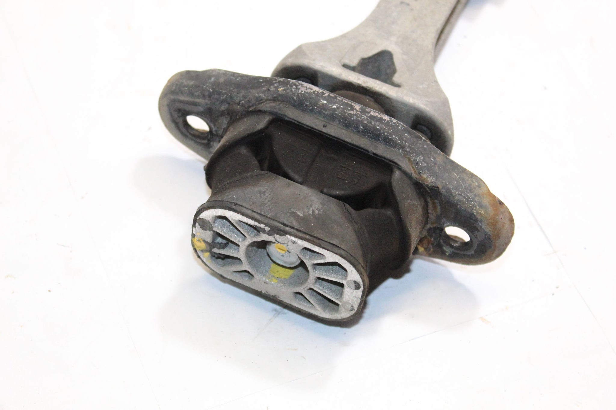 2017 HYUNDAI I20 1.0 Engine Mount