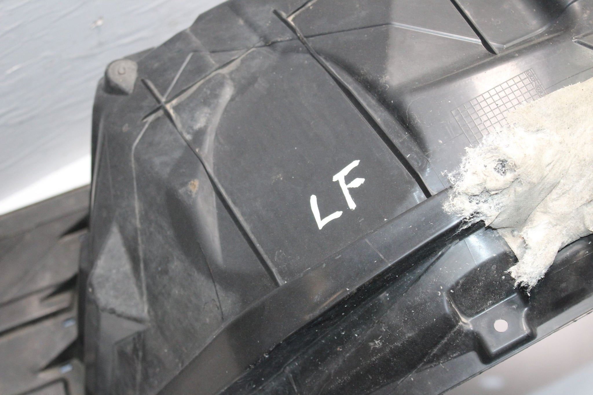 2013 SUZUKI SX4 S-CROSS Left side Front Splash Guard