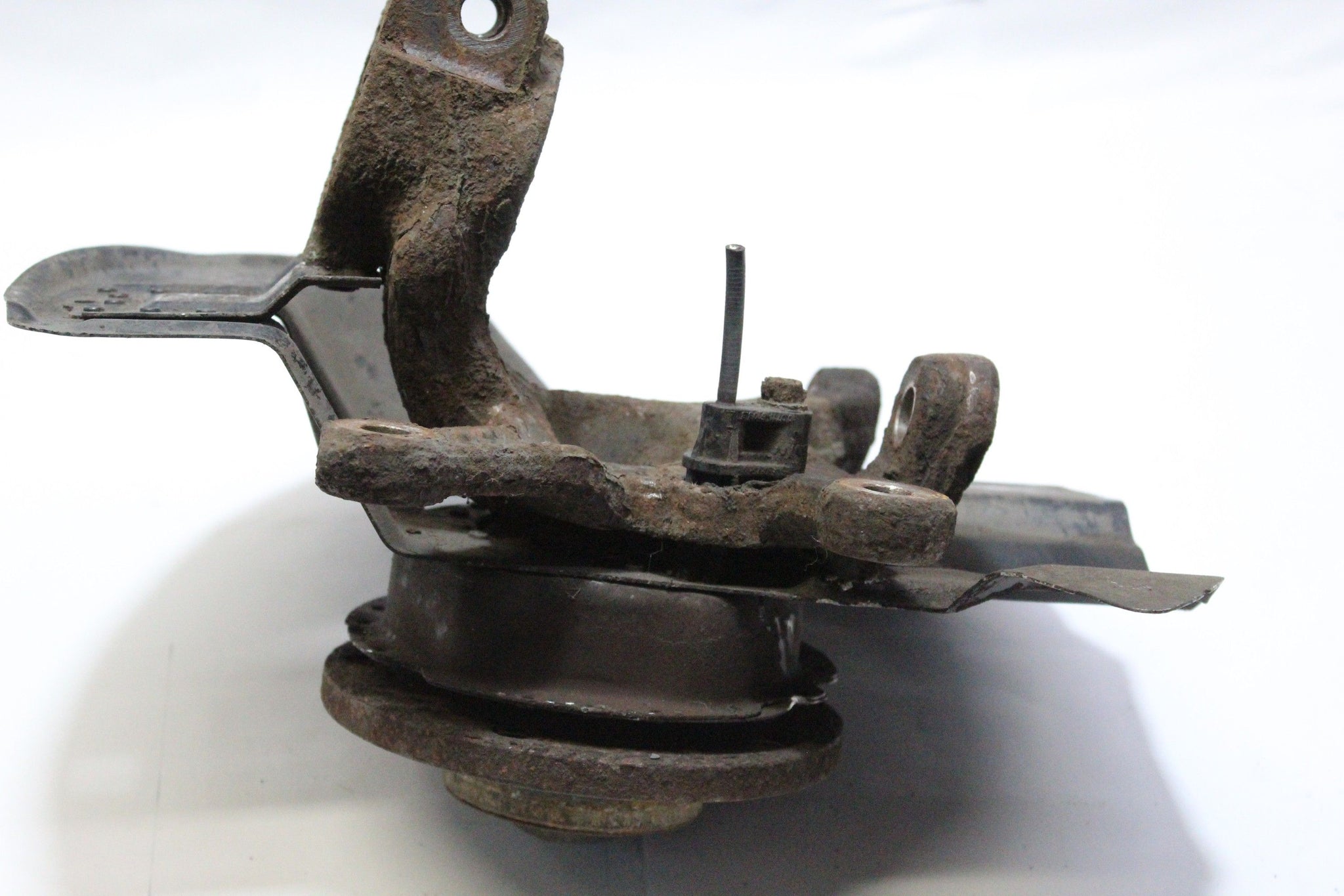 2006 BMW Z4 2.0 Left side Front Wheel Hub