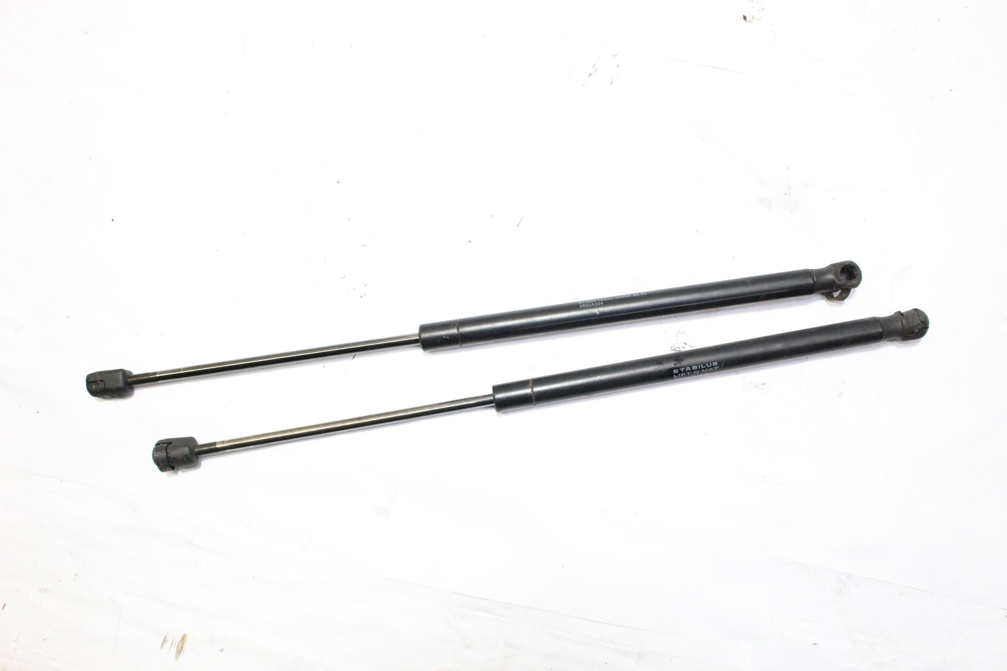2008 Mitsubishi Outlander Rear Tailgate Struts