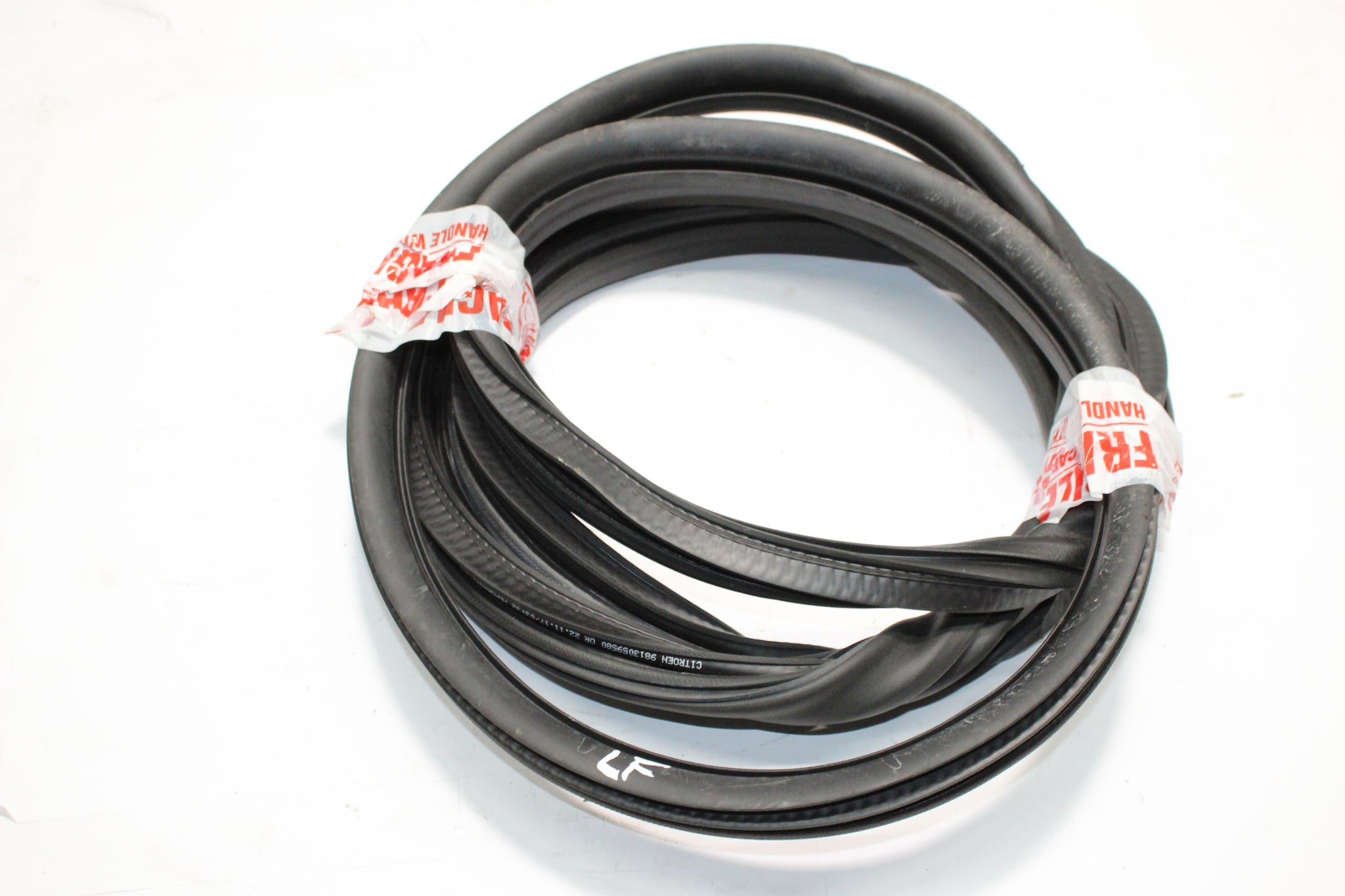 2018 CITROEN C3 MK3 Left side Front Door Seal Rubber