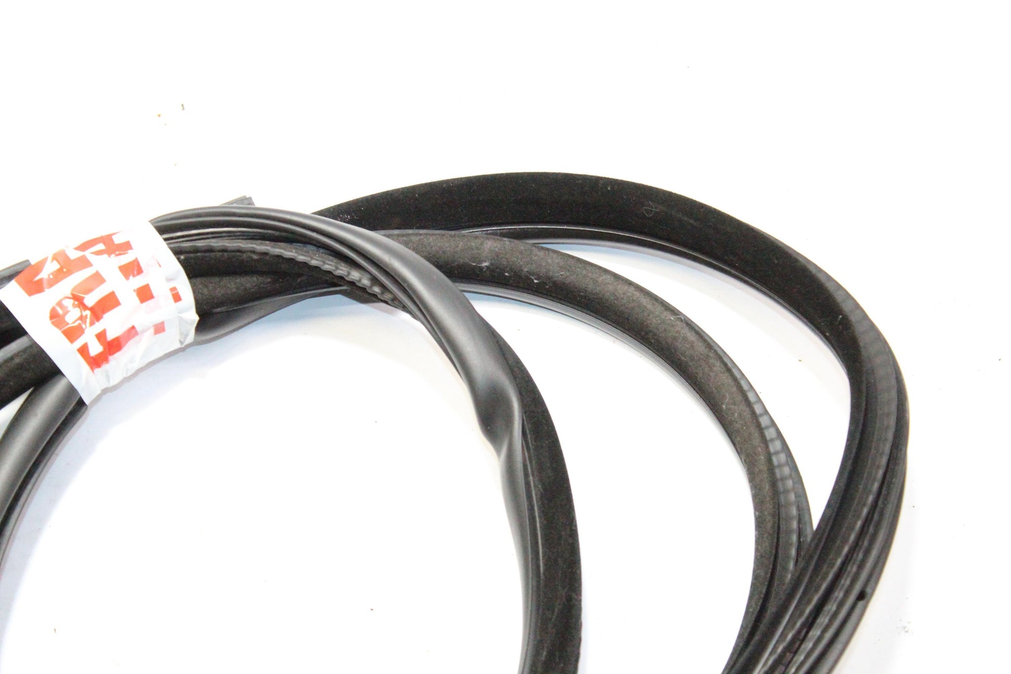 2010 RANGE ROVER VOGUE L322 Right side Front Door Seal Rubber