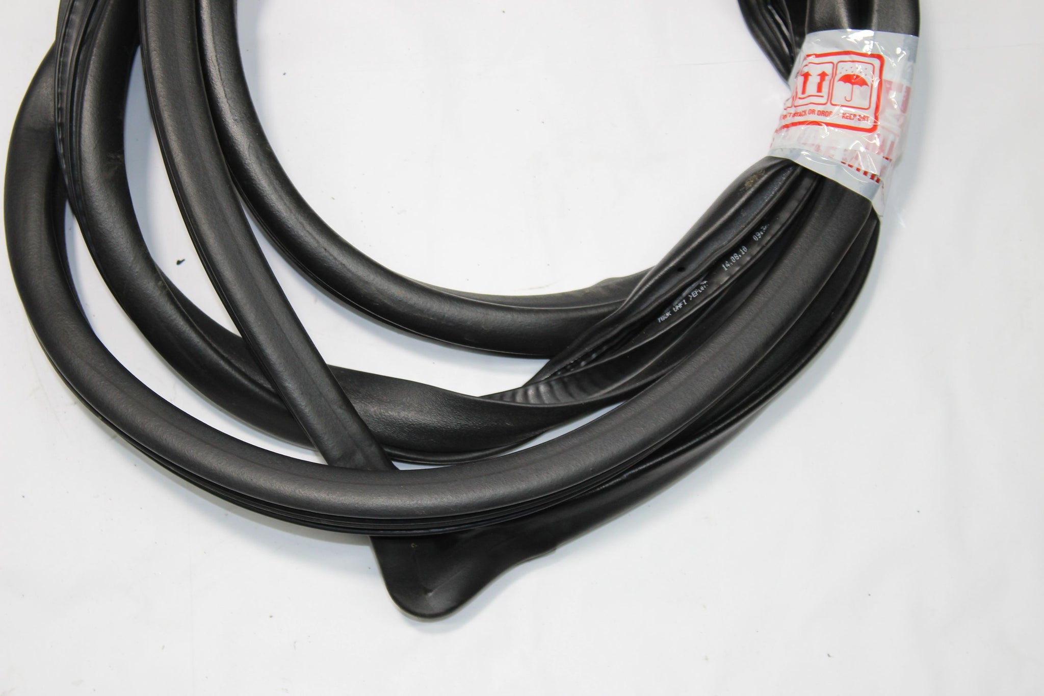 2010 HONDA CRV MK3 Right side Front Door Seal Rubber