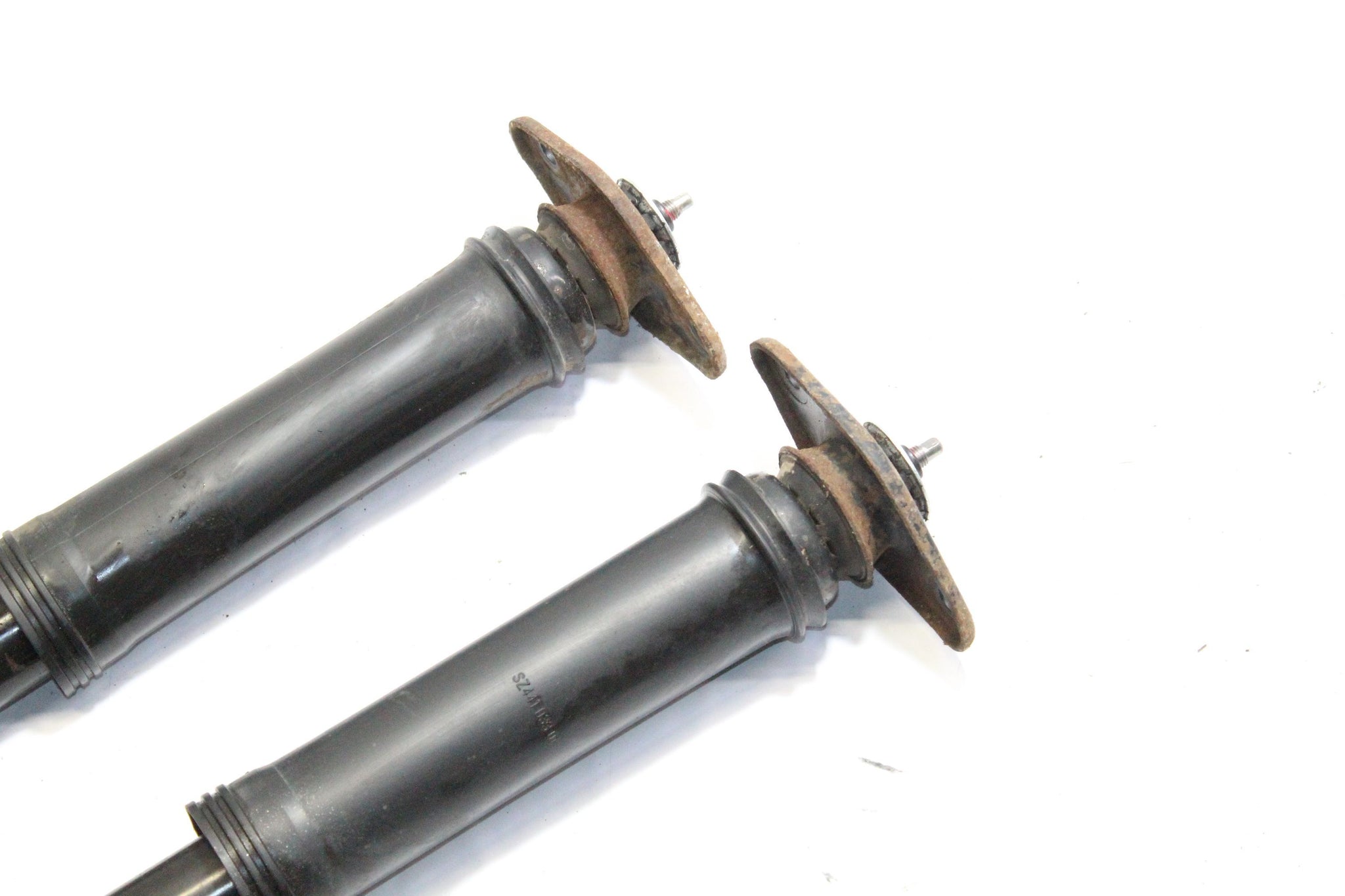 2013 SSANGYONG KORANDO 2.0 Rear Shock Absorber Strut Pair
