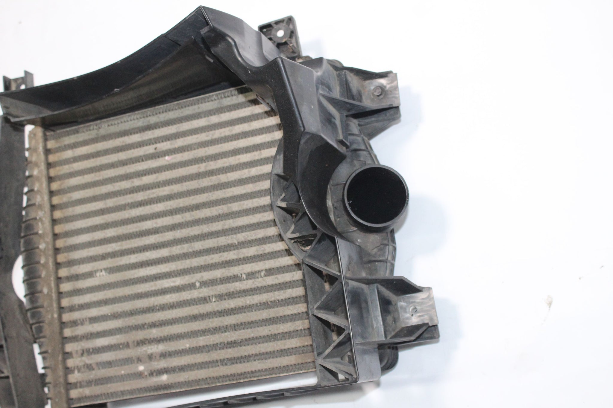 2014 RANGE ROVER VOGUE L405 4.4 Intercooler with Air Deflector Duct