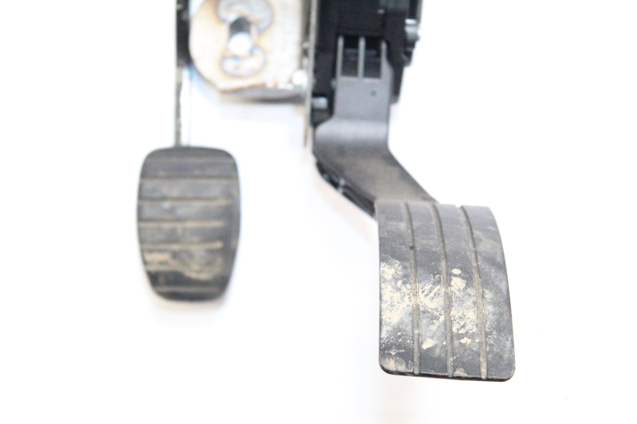 2014 RENAULT CLIO 1.2 Accelerator Pedal and Brake Pedal 180223454R