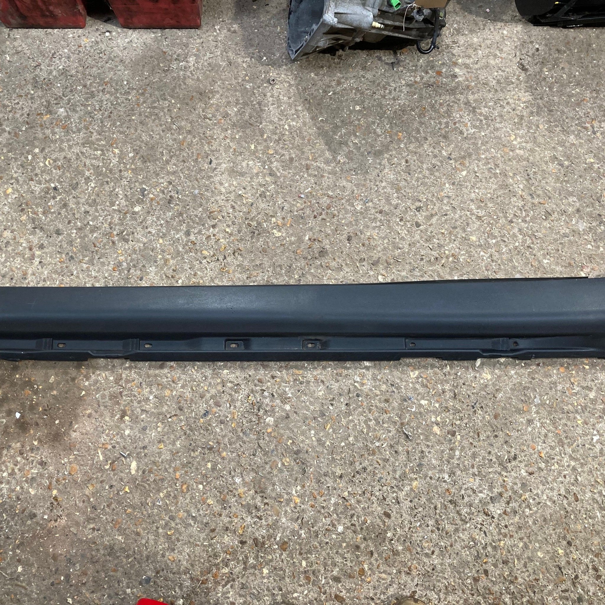 2008 VOLVO XC90 Left side Skirt Sill Cover 30653722