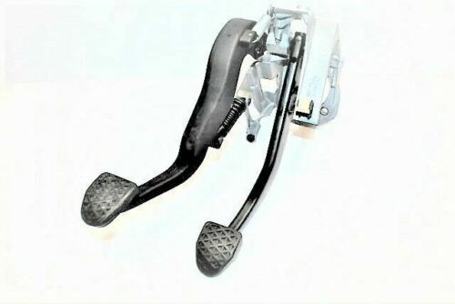 2013 BMW 3 SERIES F31 CLUTCH AND BRAKE PEDAL ASSEMBLY 6860644