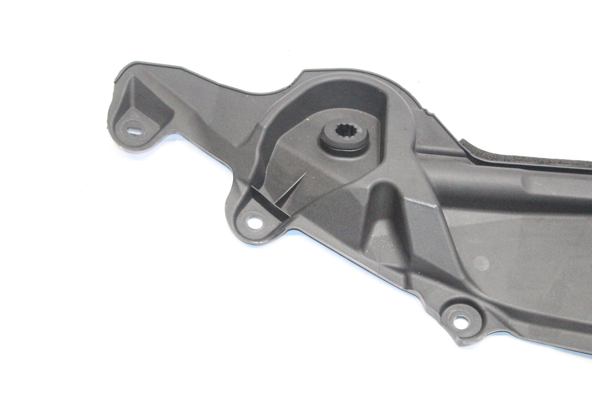 2013 JAGUAR XF TDV6 3.0 DIESEL RADIATOR TOP COVER LANDING PANEL TRIM CX23-8A303-AA 8X23-8A303